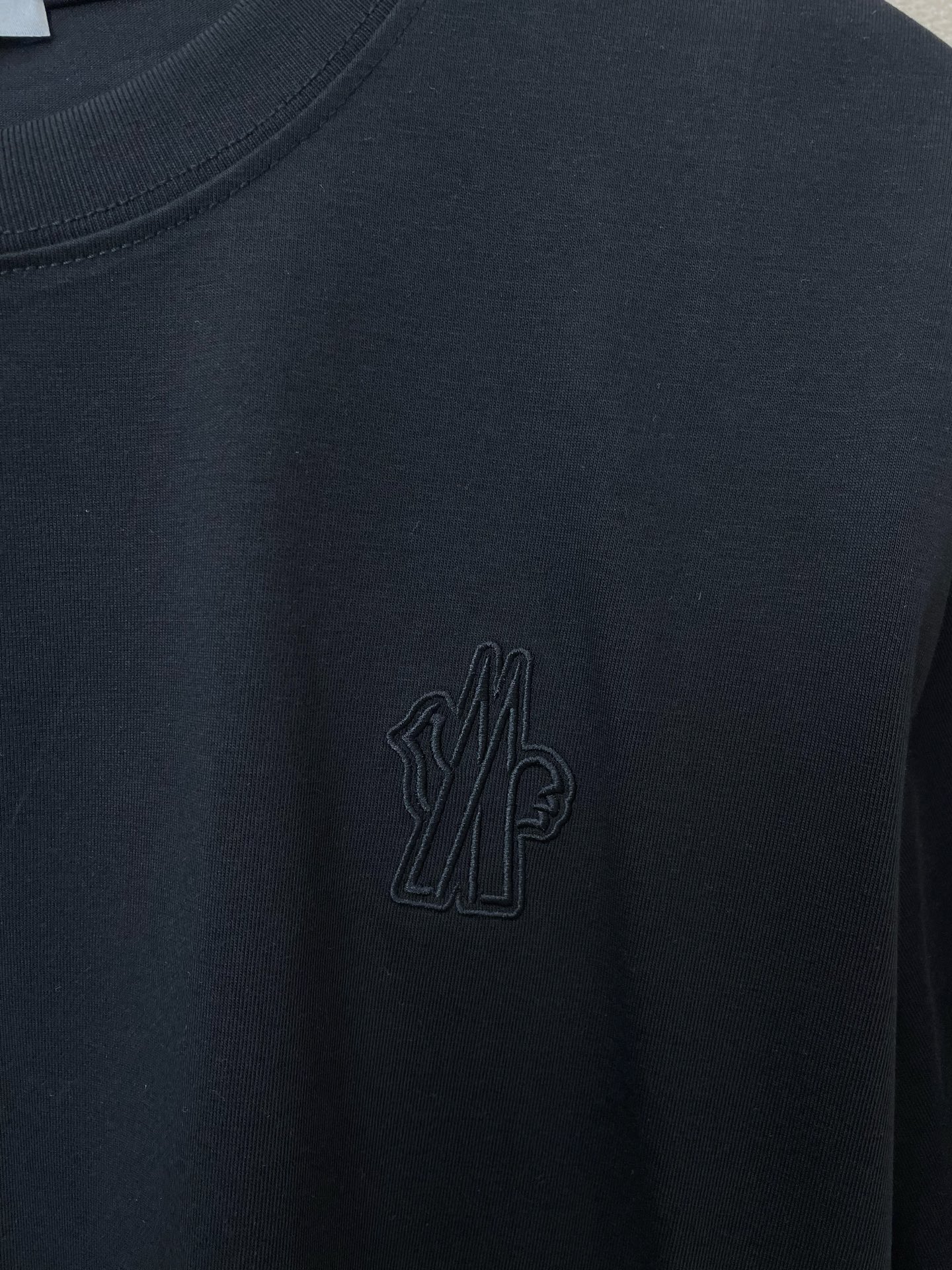 。Moncler蒙口💥砸锅卖铁都要上的新款新款原单男士休闲短袖 高端定制 高端版本 时尚百搭爆款⚠️⚠️