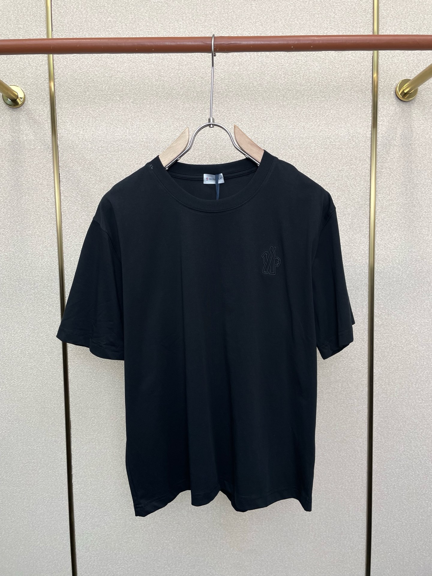 。Moncler蒙口💥砸锅卖铁都要上的新款新款原单男士休闲短袖 高端定制 高端版本 时尚百搭爆款⚠️⚠️