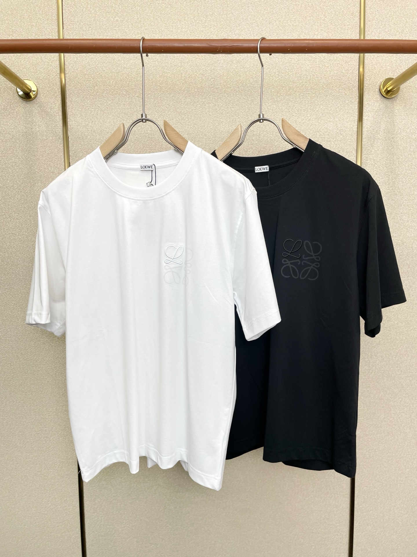 。LOEWE罗意威💥砸锅卖铁都要上的新款新款原单男士休闲短袖 高端定制 高端版本 时尚百搭爆款⚠️⚠️✨