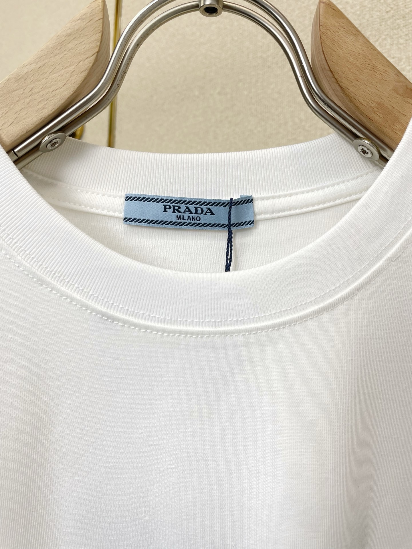 。Prada普拉达💥砸锅卖铁都要上的新款新款原单男士休闲短袖 高端定制 高端版本 时尚百搭爆款⚠️⚠️✨