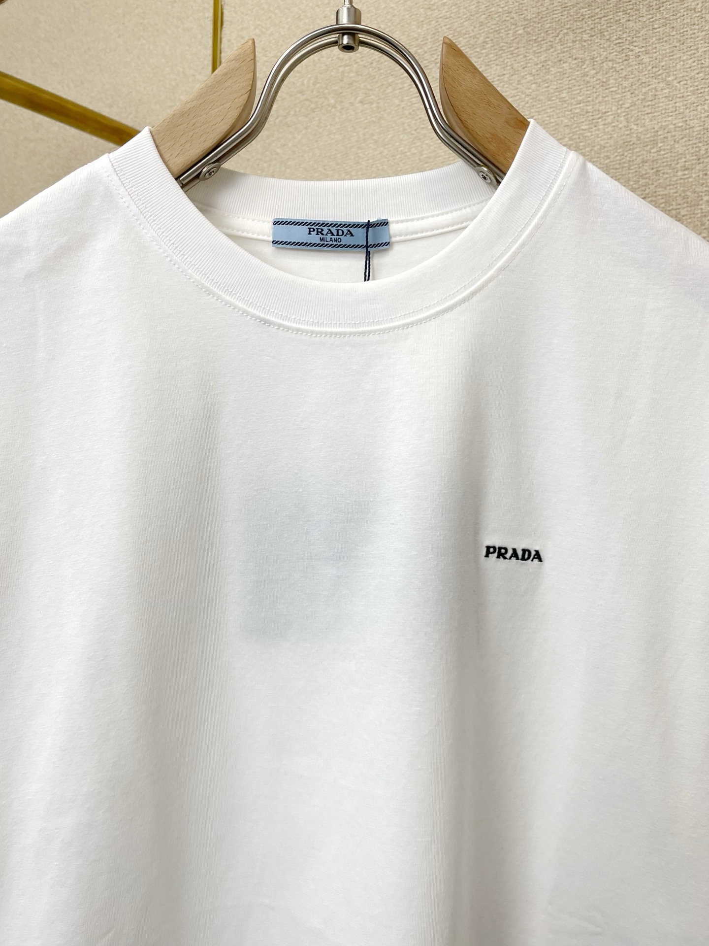 。Prada普拉达💥砸锅卖铁都要上的新款新款原单男士休闲短袖 高端定制 高端版本 时尚百搭爆款⚠️⚠️✨