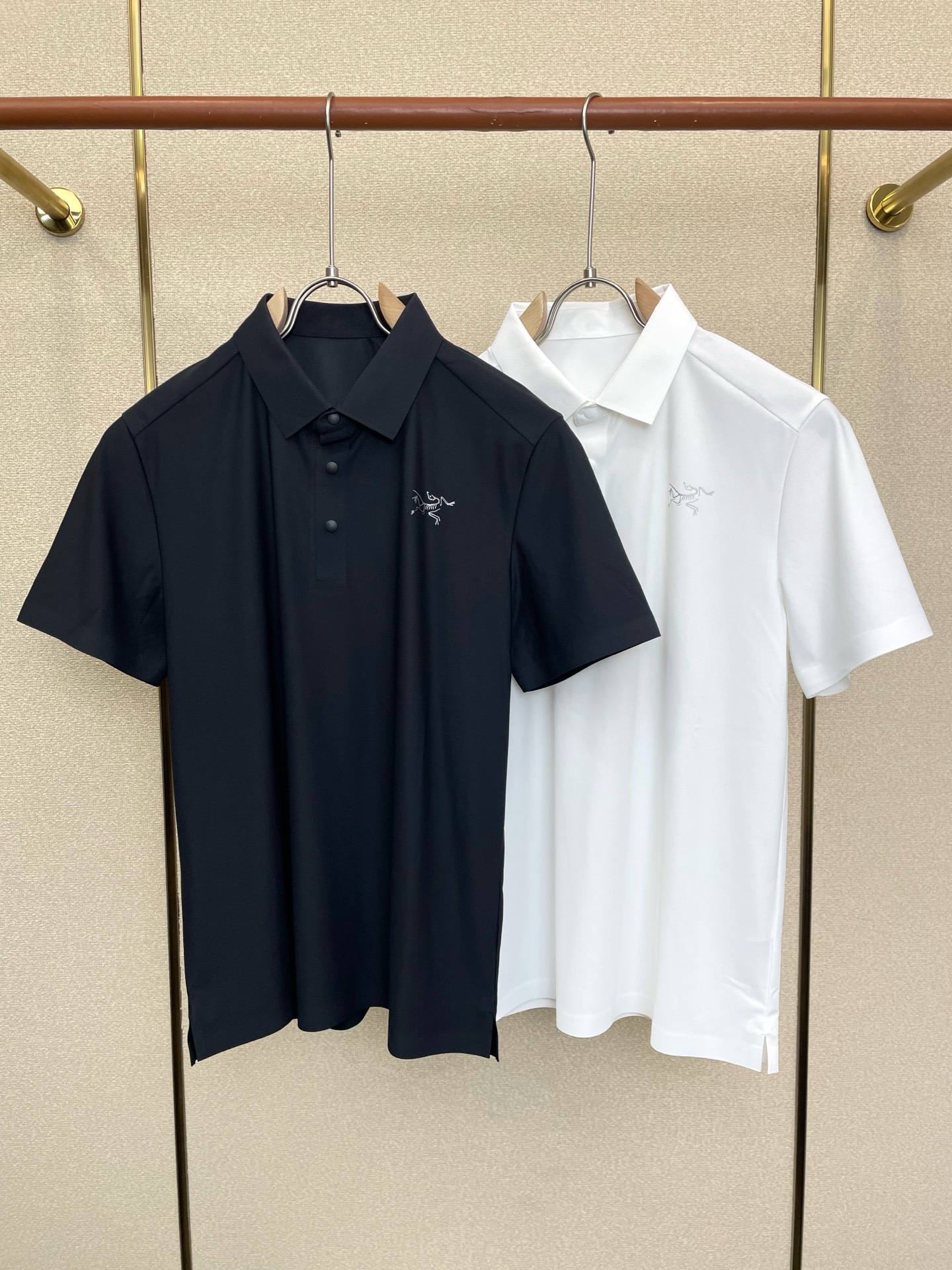 NO:873835,.Arc’teryx is a must-have new model. Original men’s casual short sleeves. High-end customization. High-end version. Fashionable and versatile imported fabrics. Super soft and delicate feel. Skin-friendly and comfortable to wear. High-end boutique. The upper body is exquisitely made by the factory. A must-have item for men. Three complete standards. Size M-4XL, arc’teryx, T-shirt,19860909.Arc’teryx始祖鸟砸锅卖铁都要上的新款新款原单男士休闲短袖 高端定制 高端版本 时尚百搭爆款进口面料 手感超柔软细腻 穿着亲肤舒适 高端精品 代工厂精细做上身非常赞 男士必备单品 三标齐全 码数M-4XL,arc'teryx,T-shirt,,Men's clothing