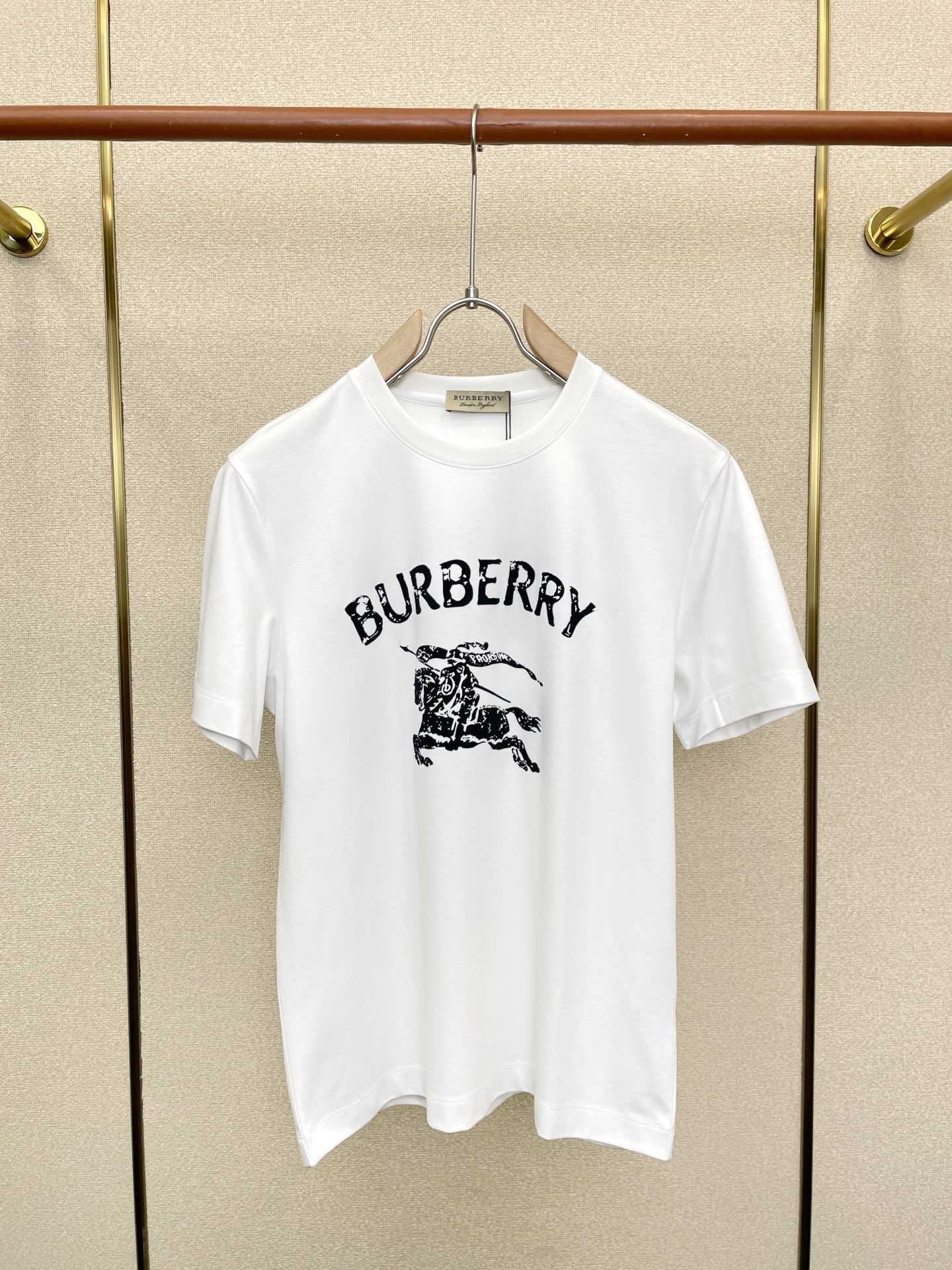 。Burberry巴宝莉💥砸锅卖铁都要上的新款新款原单男士休闲短袖 高端定制 高端版本 时尚百搭爆款⚠️