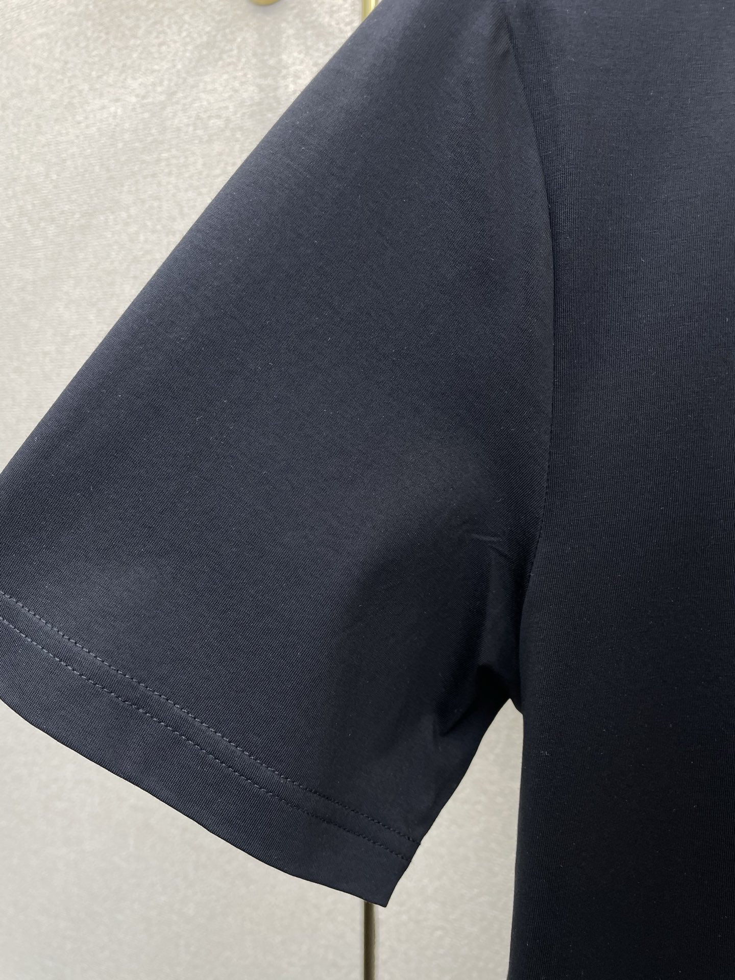 。Prada普拉达💥砸锅卖铁都要上的新款新款原单男士休闲短袖 高端定制 高端版本 时尚百搭爆款⚠️⚠️✨