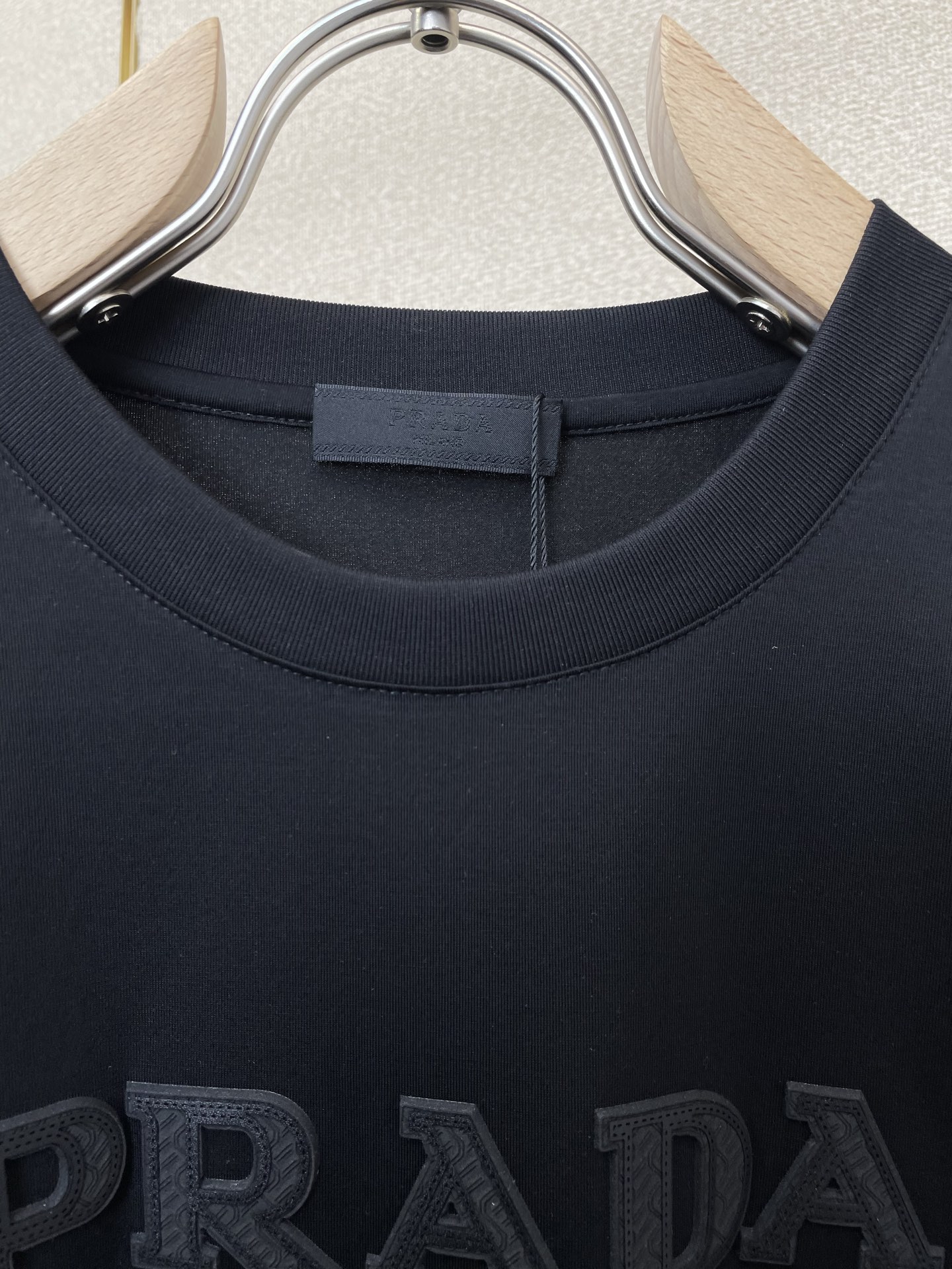 。Prada普拉达💥砸锅卖铁都要上的新款新款原单男士休闲短袖 高端定制 高端版本 时尚百搭爆款⚠️⚠️✨