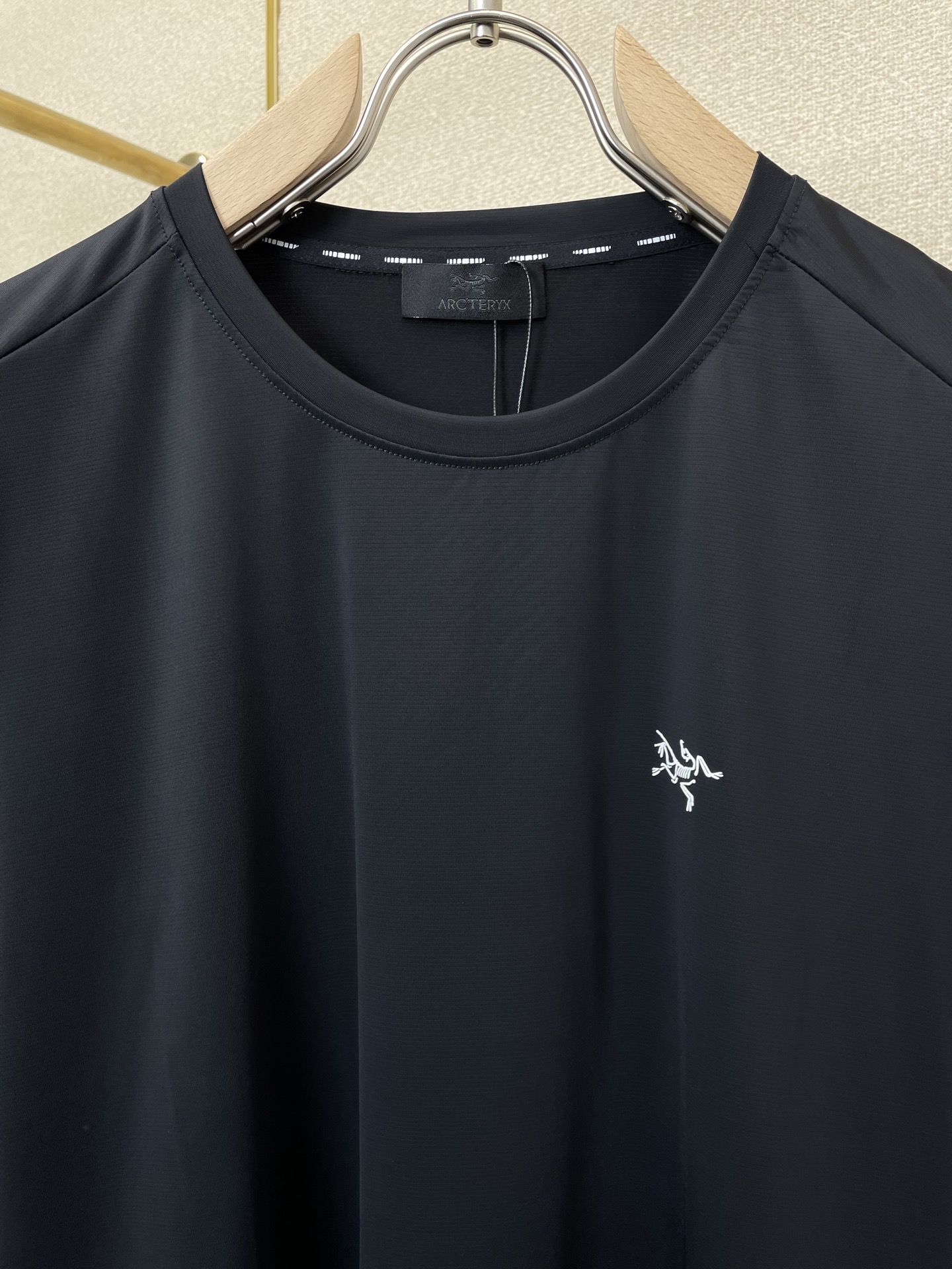 。Arc’teryx始祖鸟💥砸锅卖铁都要上的新款新款原单男士休闲短袖 高端定制 高端版本 时尚百搭爆款⚠