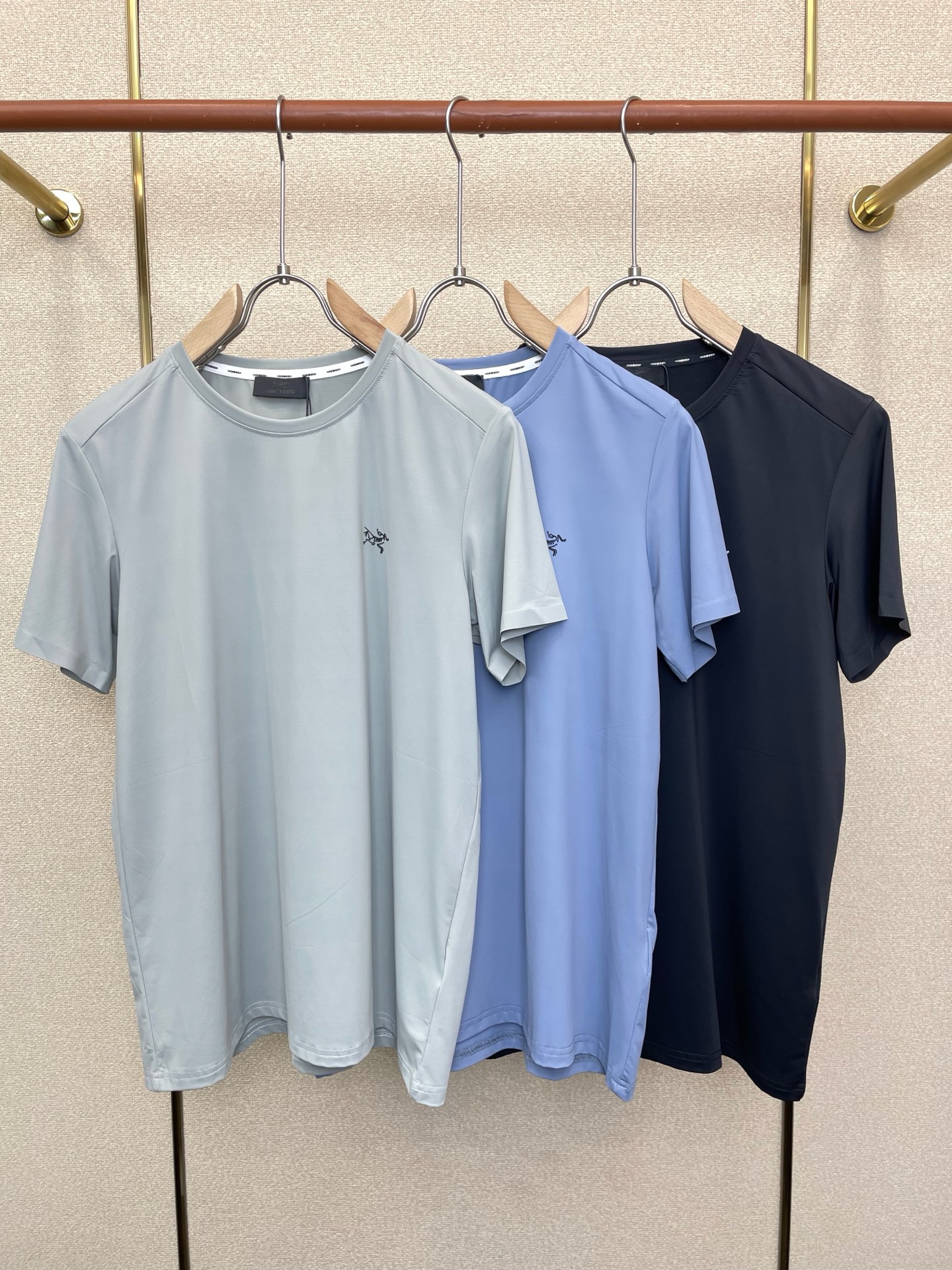 。Arc’teryx始祖鸟💥砸锅卖铁都要上的新款新款原单男士休闲短袖 高端定制 高端版本 时尚百搭爆款⚠