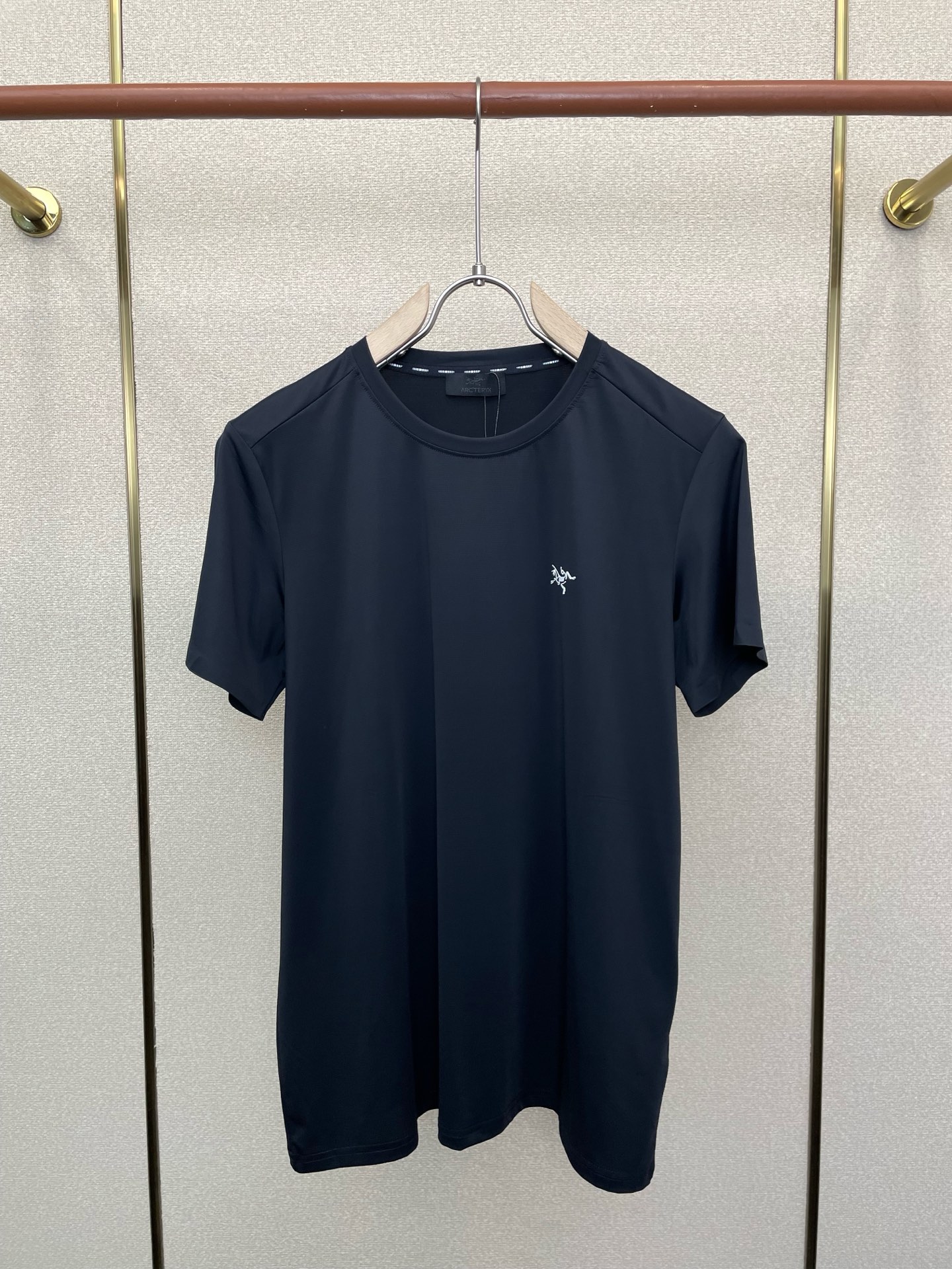 。Arc’teryx始祖鸟💥砸锅卖铁都要上的新款新款原单男士休闲短袖 高端定制 高端版本 时尚百搭爆款⚠