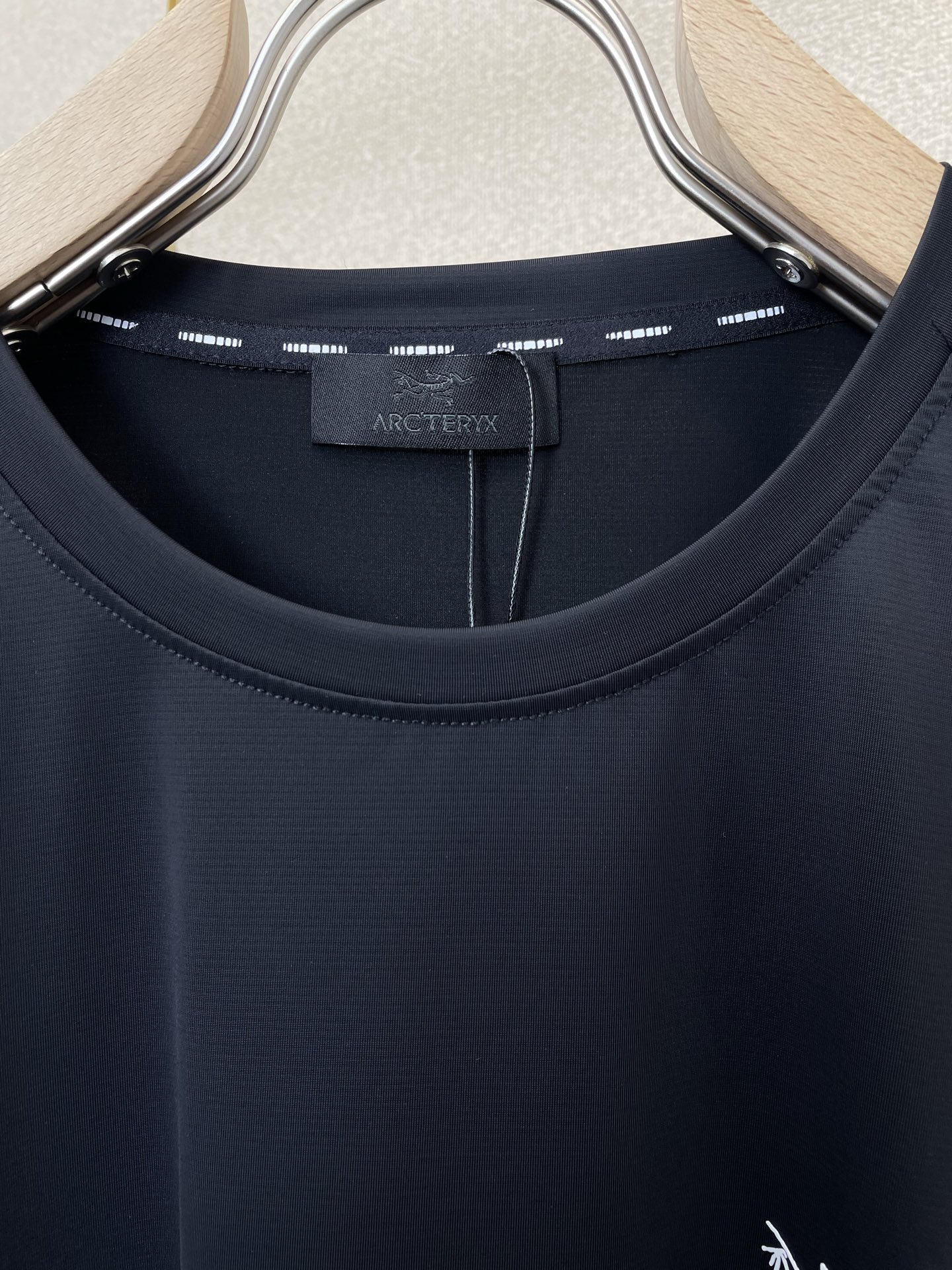 。Arc’teryx始祖鸟💥砸锅卖铁都要上的新款新款原单男士休闲短袖 高端定制 高端版本 时尚百搭爆款⚠