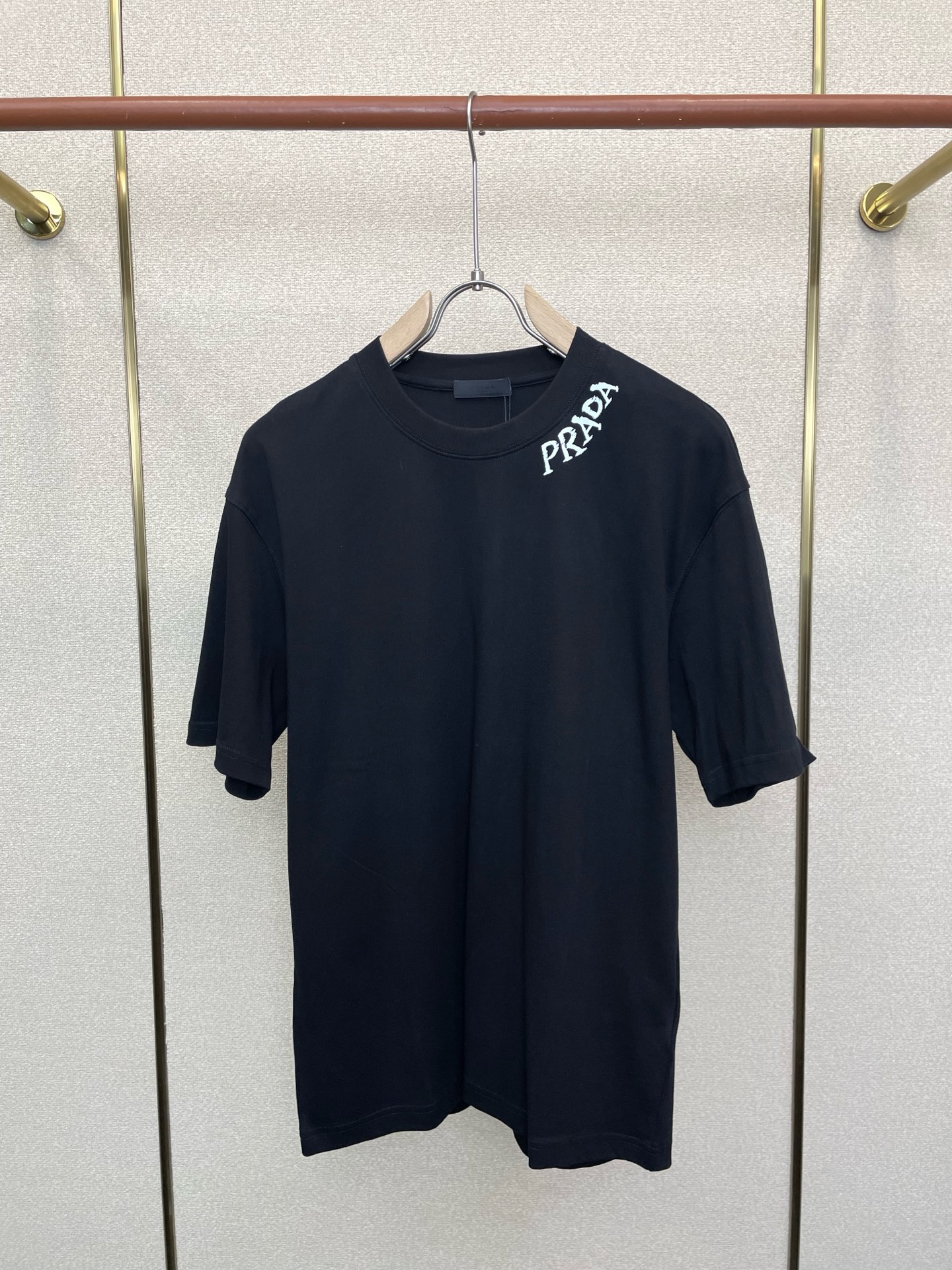 。Prada普拉达💥砸锅卖铁都要上的新款新款原单男士休闲短袖 高端定制 高端版本 时尚百搭爆款⚠️⚠️✨