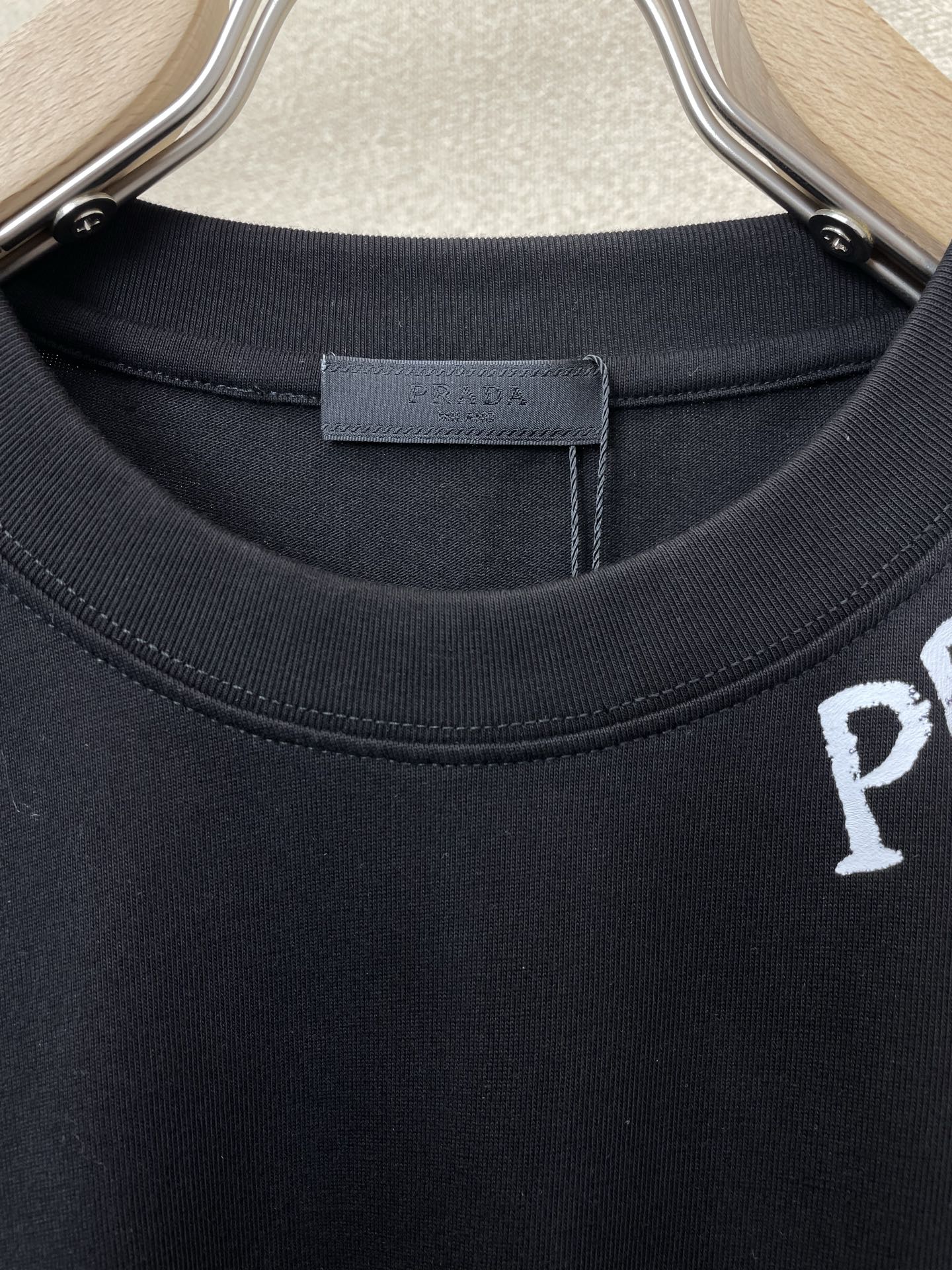 。Prada普拉达💥砸锅卖铁都要上的新款新款原单男士休闲短袖 高端定制 高端版本 时尚百搭爆款⚠️⚠️✨