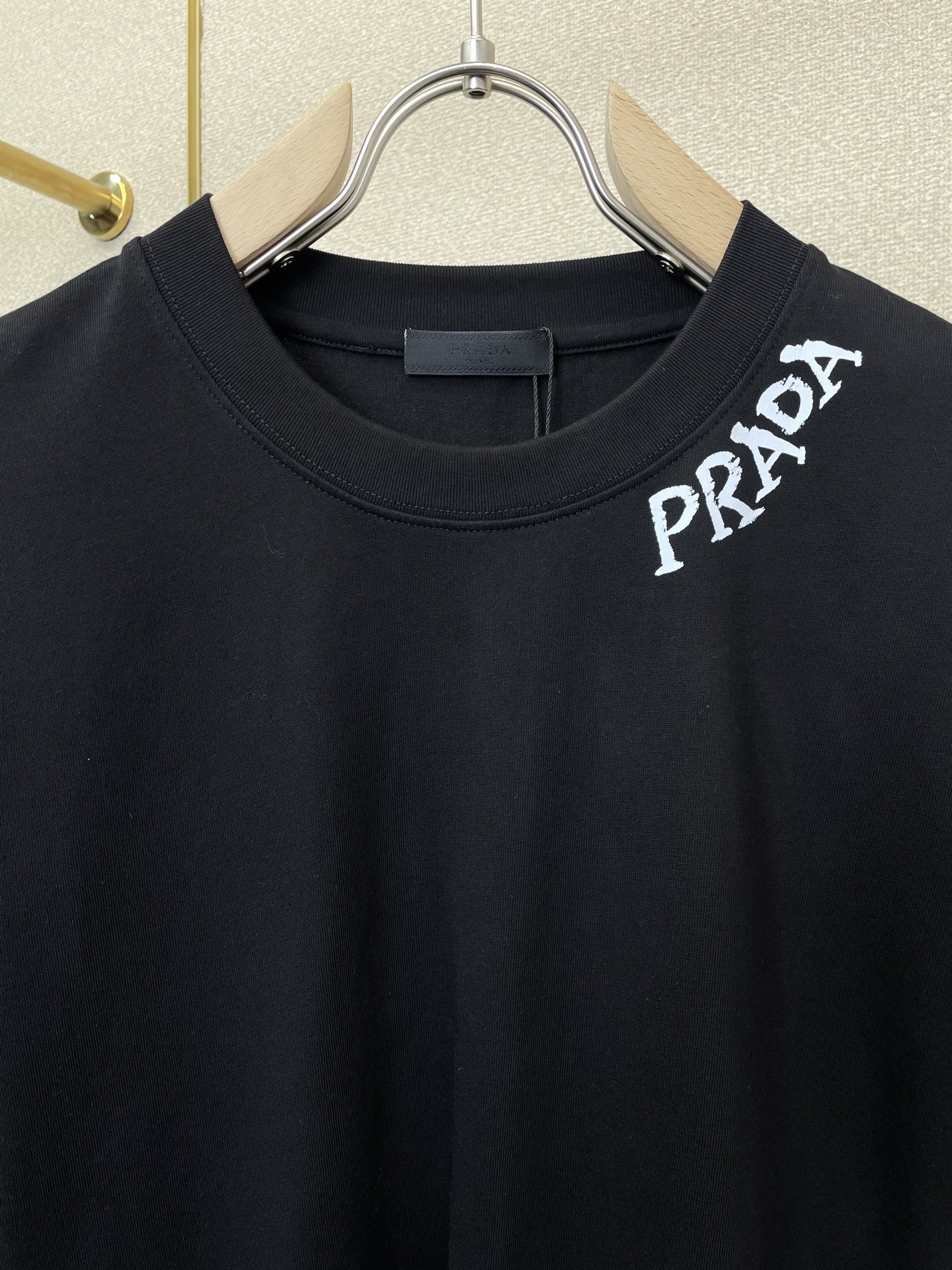 。Prada普拉达💥砸锅卖铁都要上的新款新款原单男士休闲短袖 高端定制 高端版本 时尚百搭爆款⚠️⚠️✨