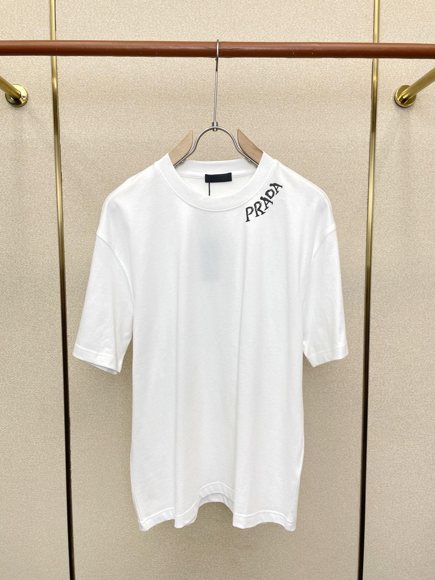 。Prada普拉达💥砸锅卖铁都要上的新款新款原单男士休闲短袖 高端定制 高端版本 时尚百搭爆款⚠️⚠️✨