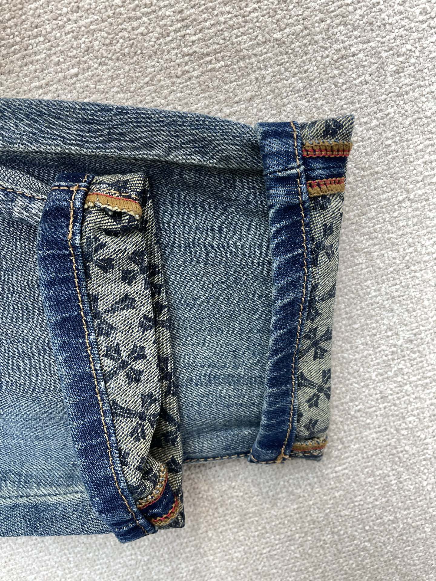 。Chrome hearts克罗心💥砸锅卖铁都要上的新款新款牛仔裤 高端版本！专柜定制面料 透气舒适度高