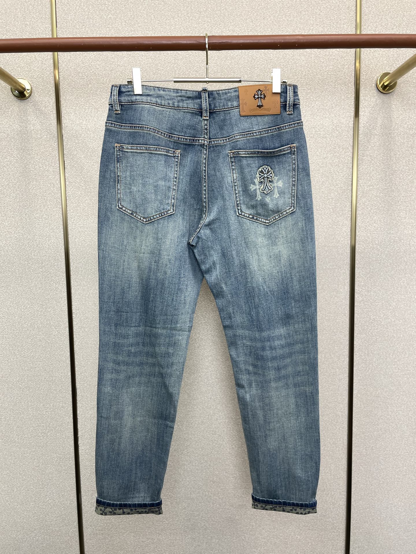 。Chrome hearts克罗心💥砸锅卖铁都要上的新款新款牛仔裤 高端版本！专柜定制面料 透气舒适度高