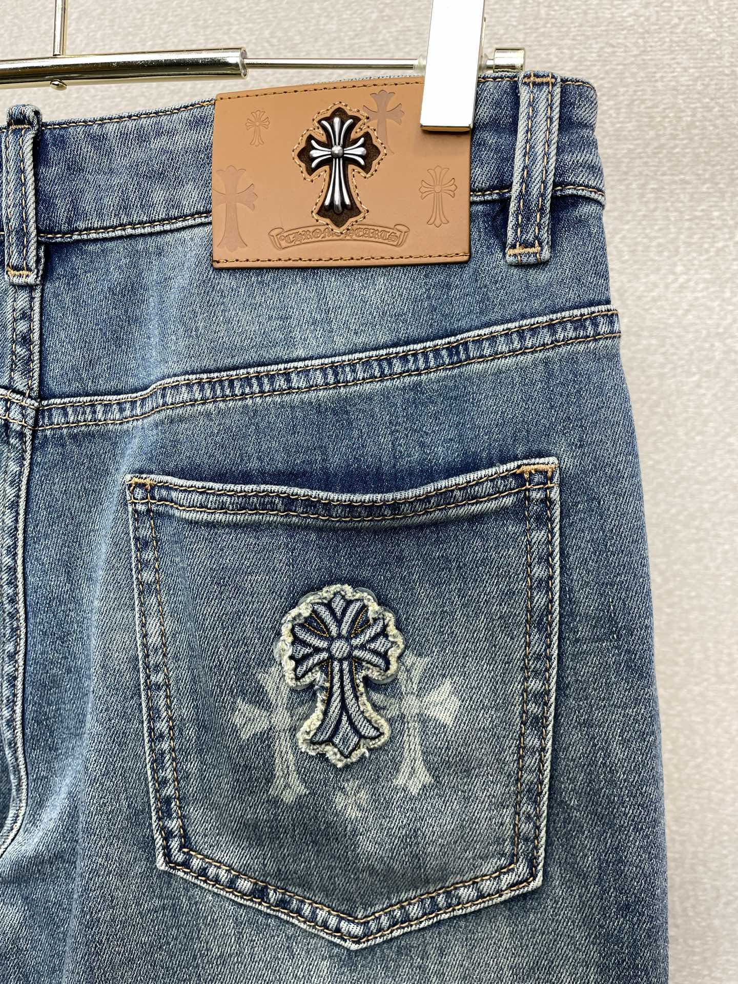 。Chrome hearts克罗心💥砸锅卖铁都要上的新款新款牛仔裤 高端版本！专柜定制面料 透气舒适度高