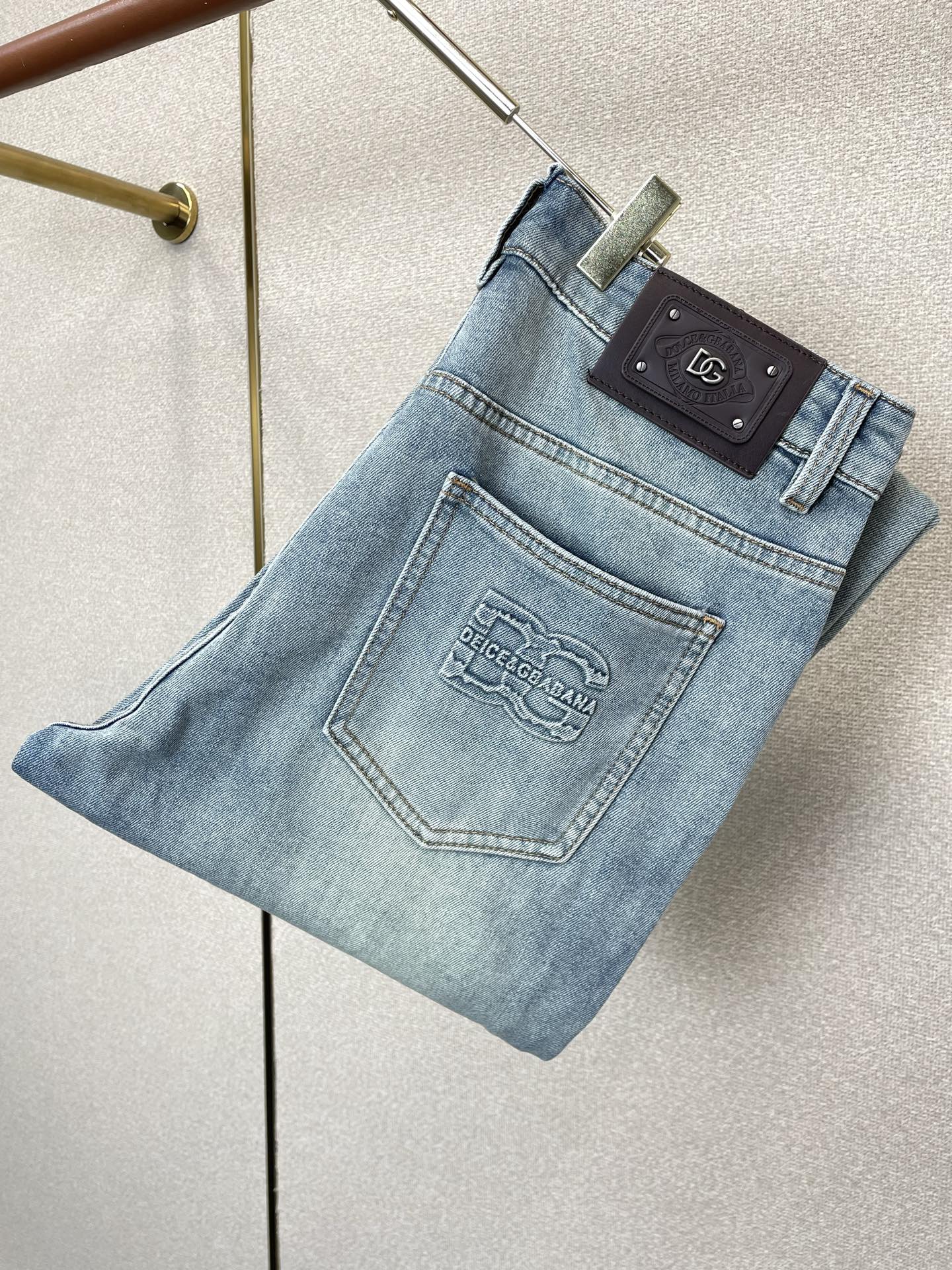 。Dolce&Gabbana杜嘉班纳💥砸锅卖铁都要上的新款新款牛仔裤 高端版本！专柜定制面料 透气舒适度