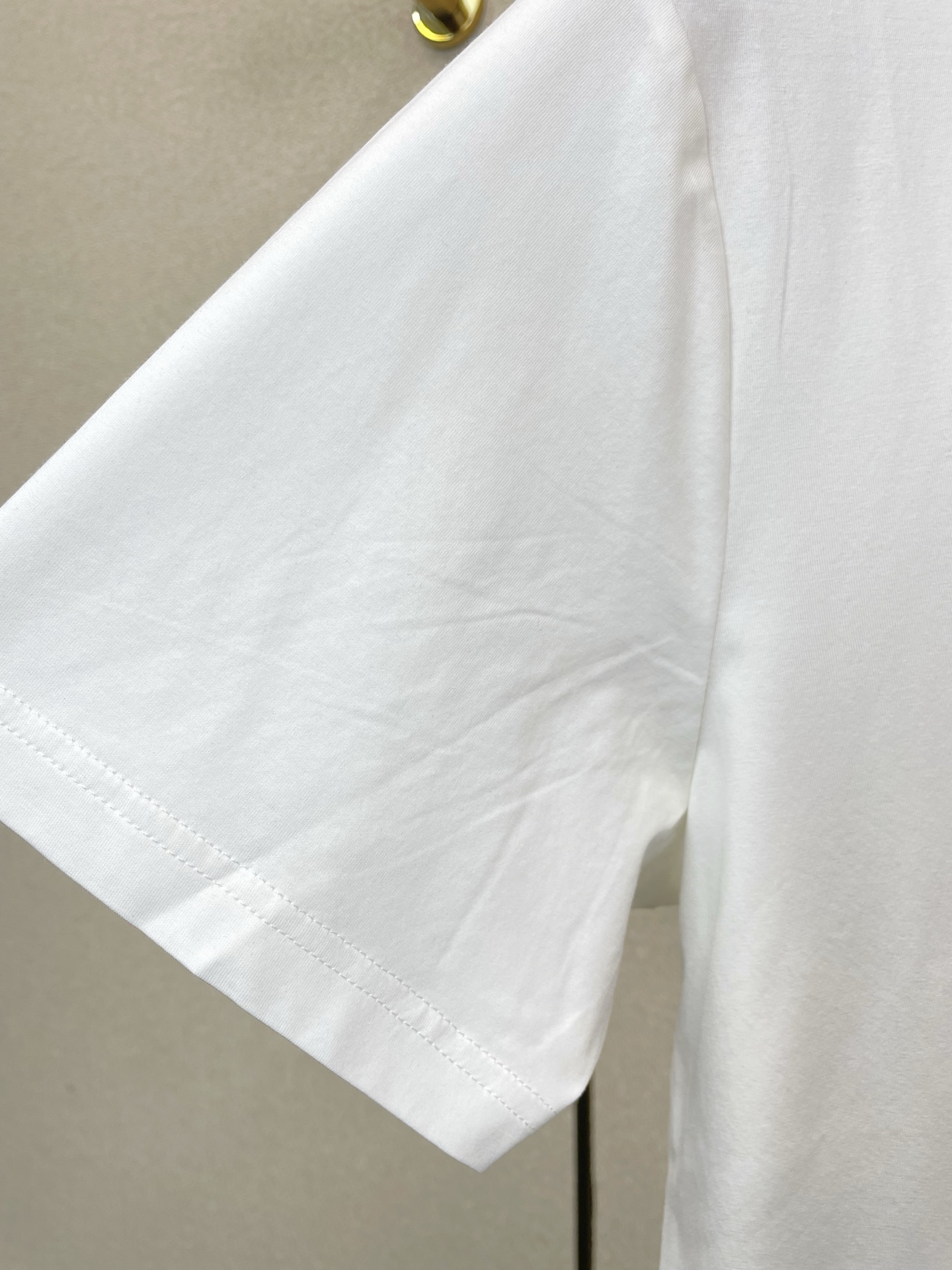 。Hermès爱马仕💥砸锅卖铁都要上的新款新款原单男士休闲短袖 高端定制 高端版本 时尚百搭爆款⚠️⚠️