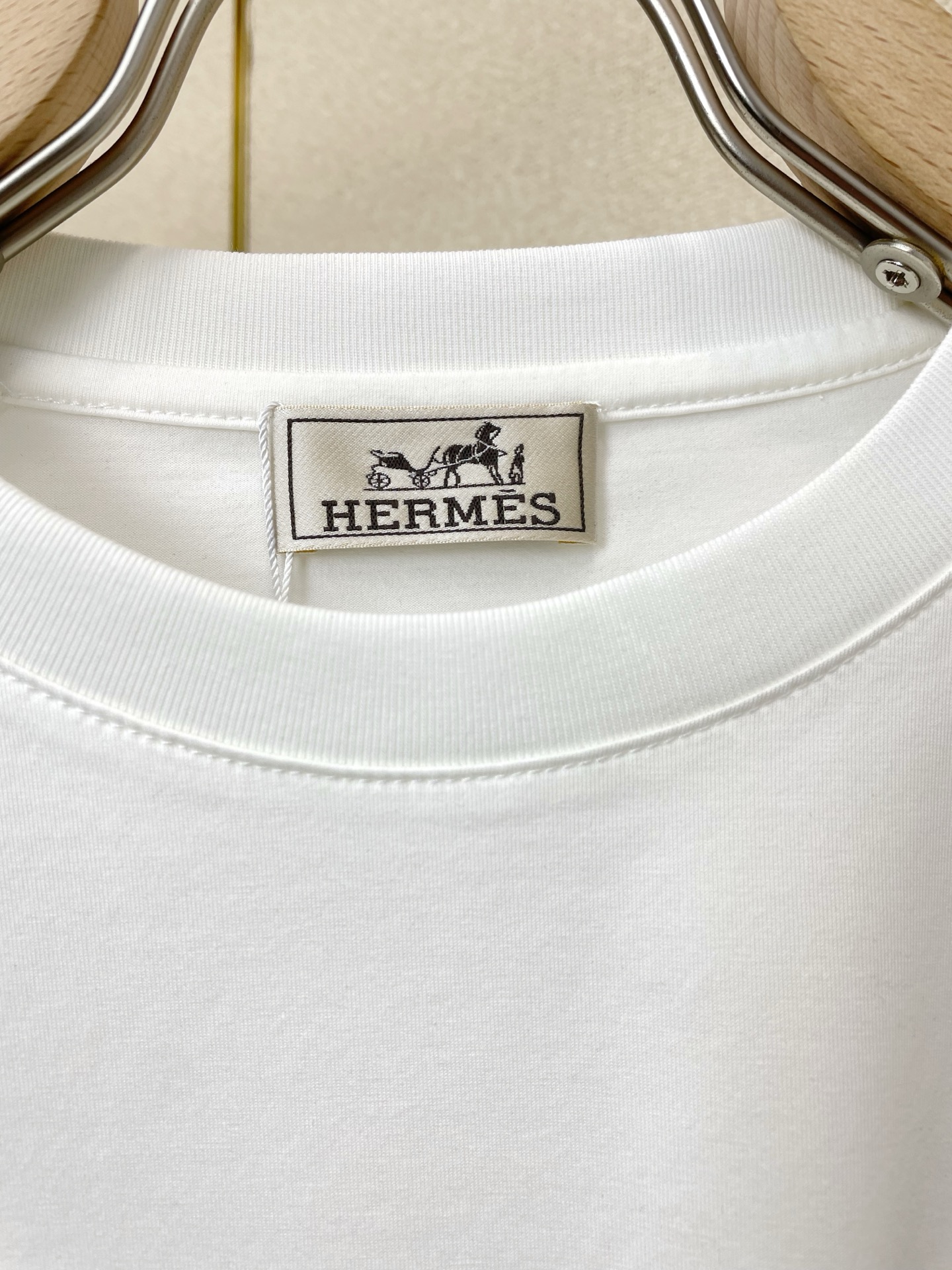 。Hermès爱马仕💥砸锅卖铁都要上的新款新款原单男士休闲短袖 高端定制 高端版本 时尚百搭爆款⚠️⚠️