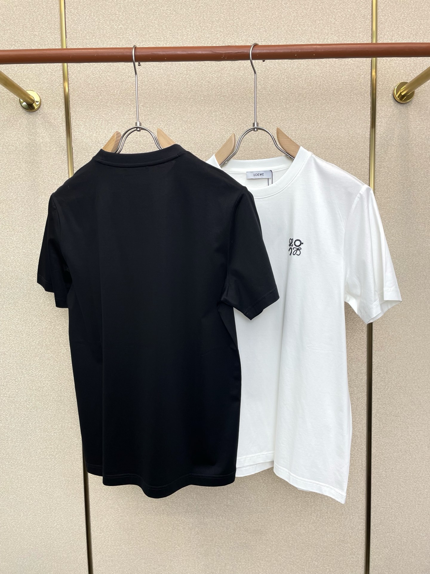 。LOEWE罗意威💥砸锅卖铁都要上的新款新款原单男士休闲短袖 高端定制 高端版本 时尚百搭爆款⚠️⚠️✨