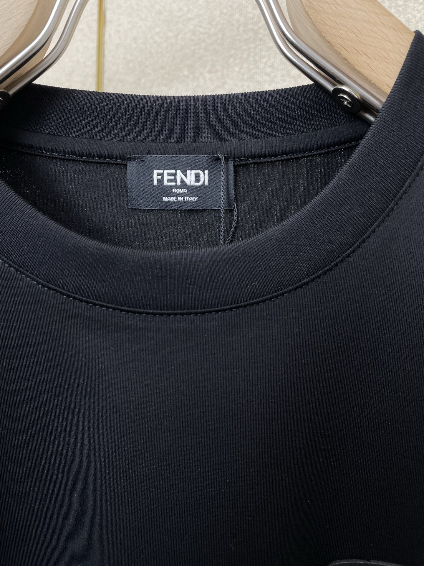 。FENDI芬迪💥独家专供新款原单男士休闲短袖 高端定制 高端版本 时尚百搭爆款⚠️⚠️✨✨进口面料 手