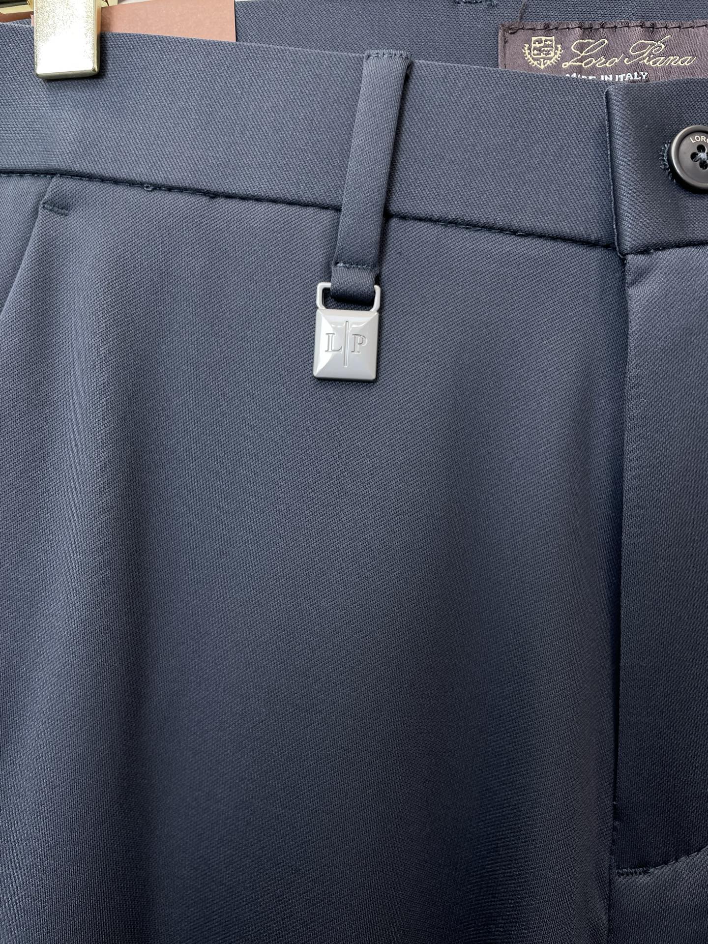 。Loro Piana-Loro Piana诺悠翩雅💥砸锅卖铁都要上的新款新款休闲裤 高端版本！专柜定制