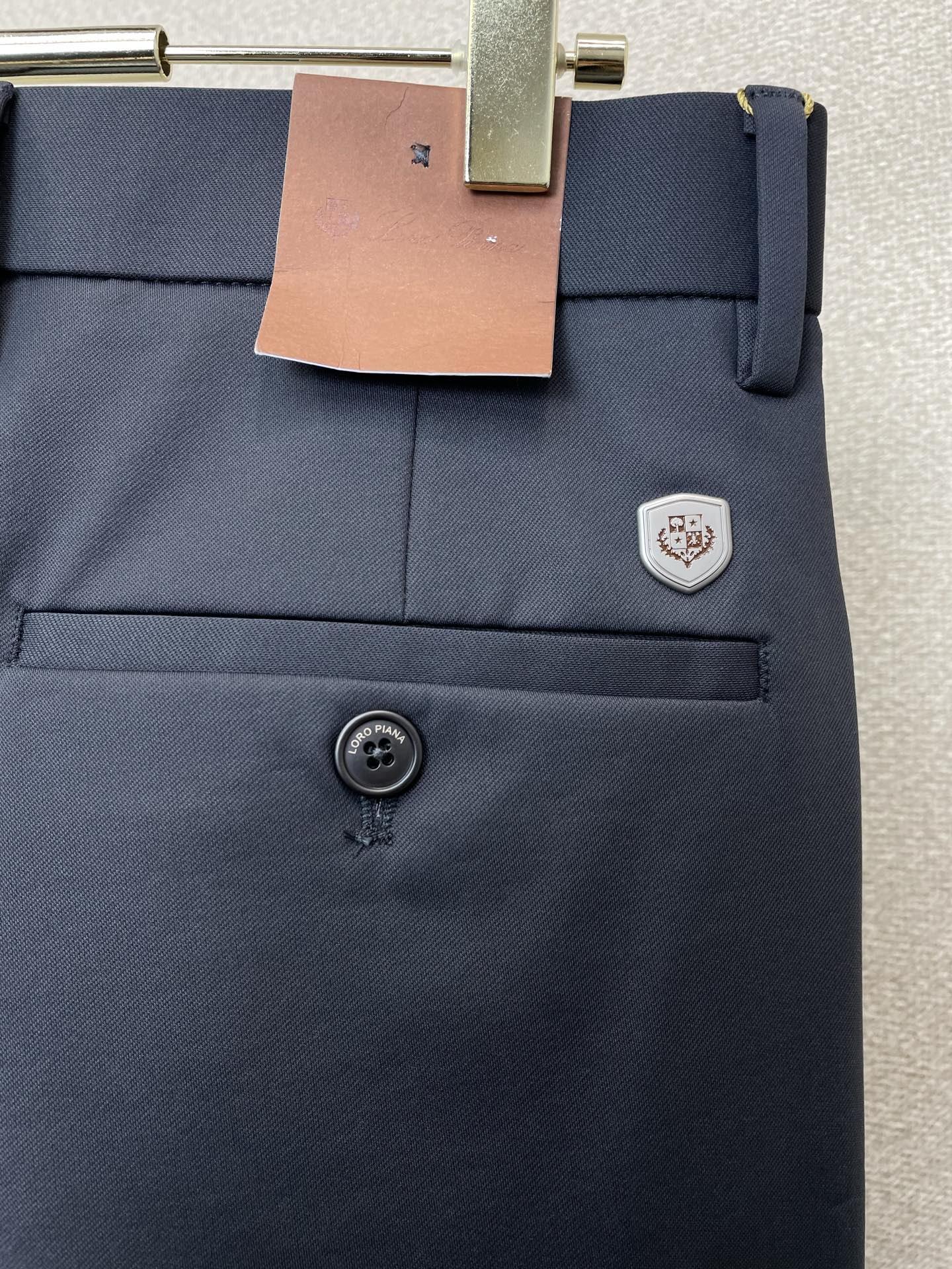 。Loro Piana-Loro Piana诺悠翩雅💥砸锅卖铁都要上的新款新款休闲裤 高端版本！专柜定制