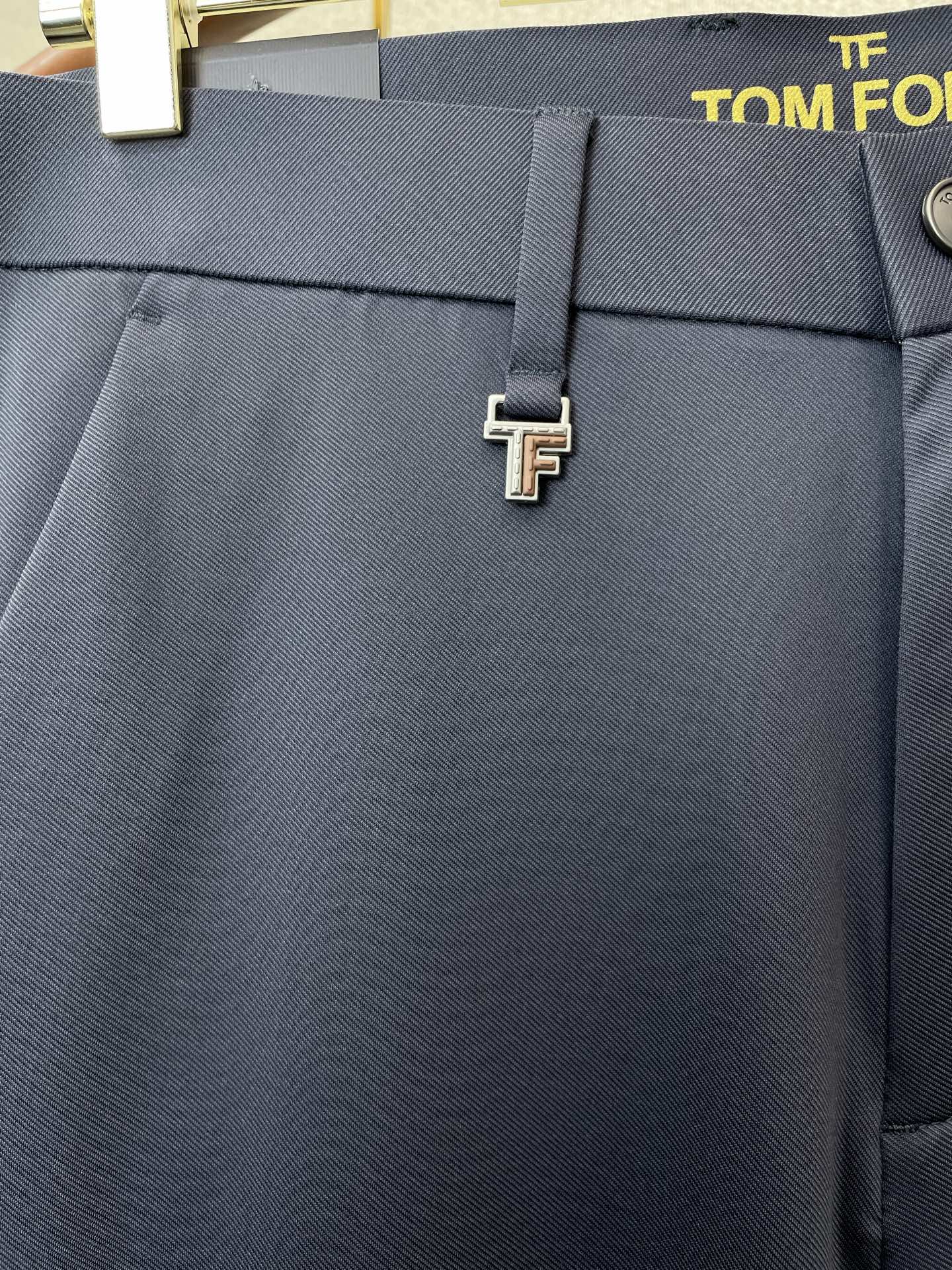 。TOM FORD汤姆福特💥砸锅卖铁都要上的新款新款休闲裤 高端版本！专柜定制面料 透气舒适度高，细节无