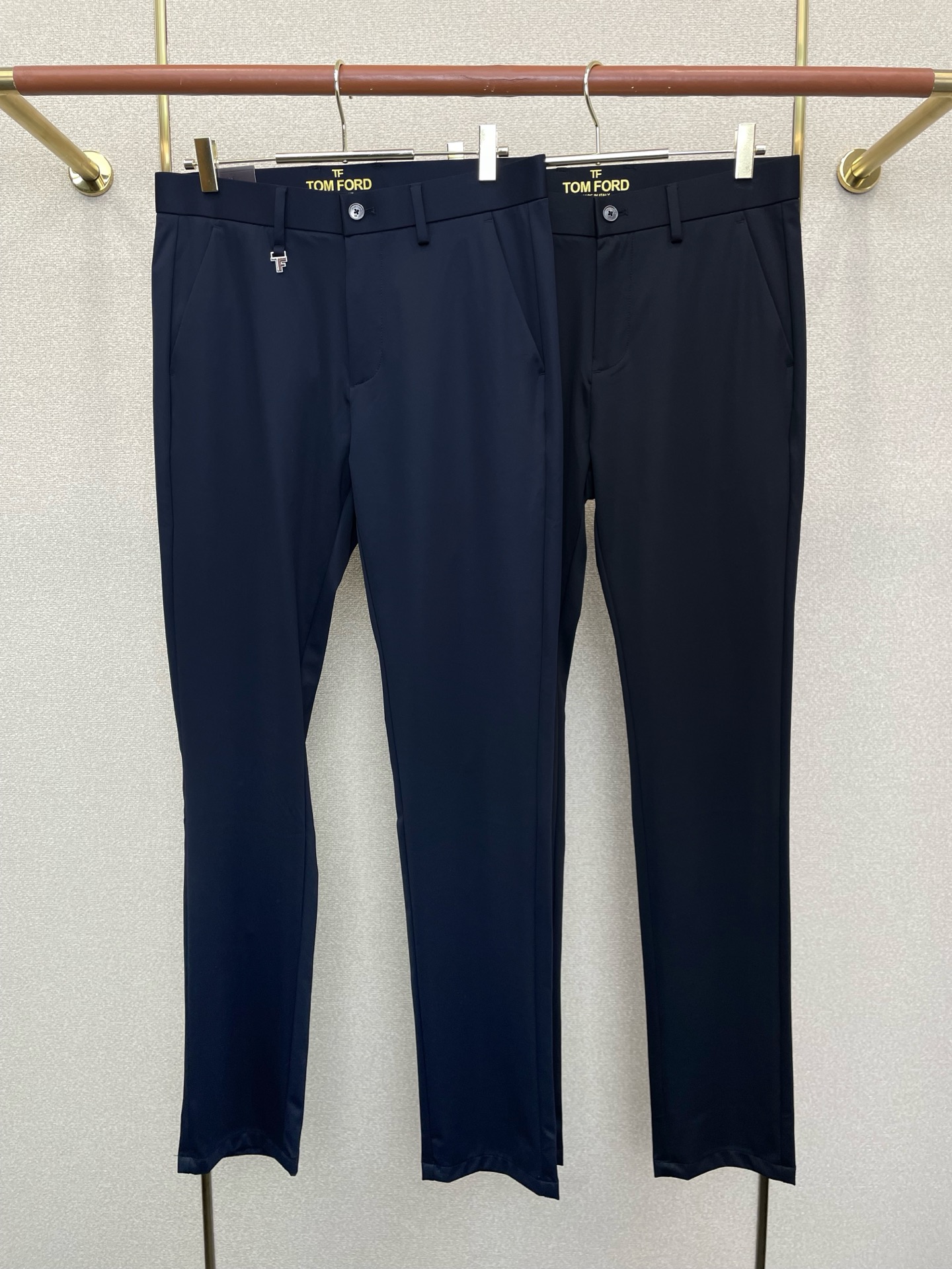 。TOM FORD汤姆福特💥砸锅卖铁都要上的新款新款休闲裤 高端版本！专柜定制面料 透气舒适度高，细节无