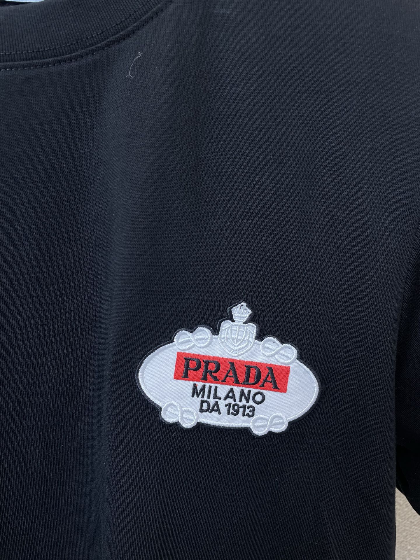 。Prada普拉达💥砸锅卖铁都要上的新款新款原单男士休闲短袖 高端定制 高端版本 时尚百搭爆款⚠️⚠️✨