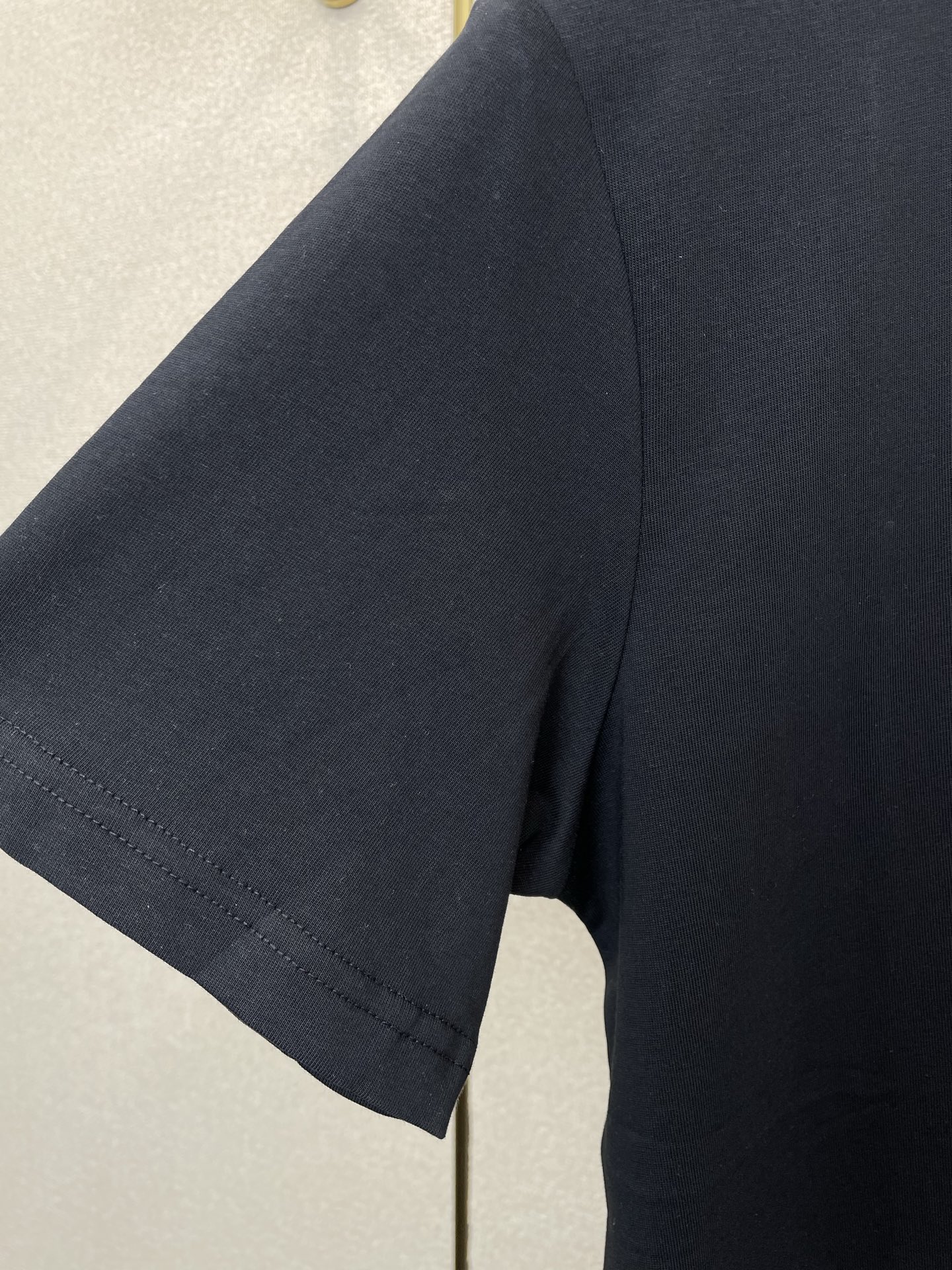 。Prada普拉达💥砸锅卖铁都要上的新款新款原单男士休闲短袖 高端定制 高端版本 时尚百搭爆款⚠️⚠️✨