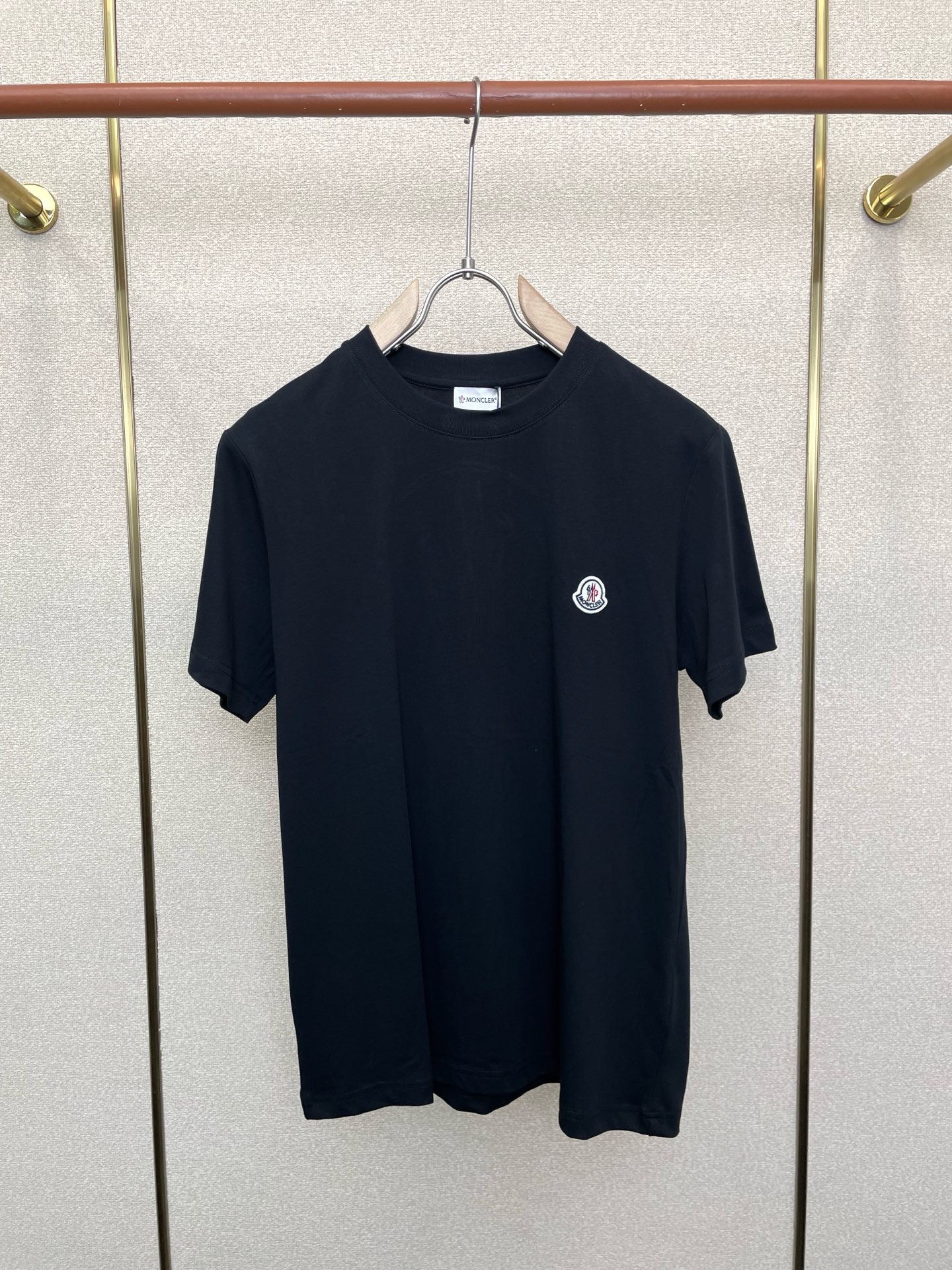 。Moncler蒙口💥砸锅卖铁都要上的新款新款原单男士休闲短袖 高端定制 高端版本 时尚百搭爆款⚠️⚠️