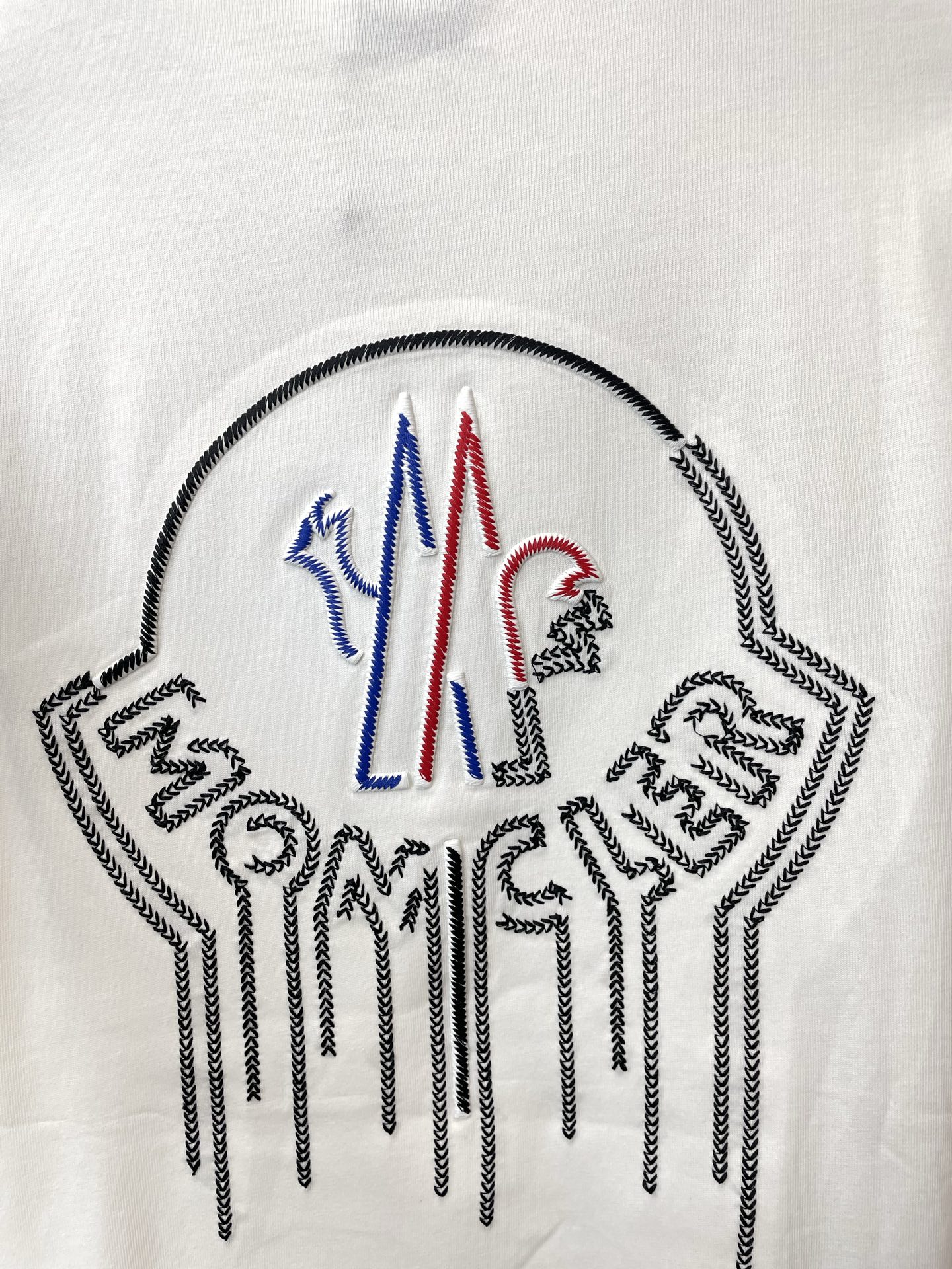 。Moncler蒙口💥砸锅卖铁都要上的新款新款原单男士休闲短袖 高端定制 高端版本 时尚百搭爆款⚠️⚠️