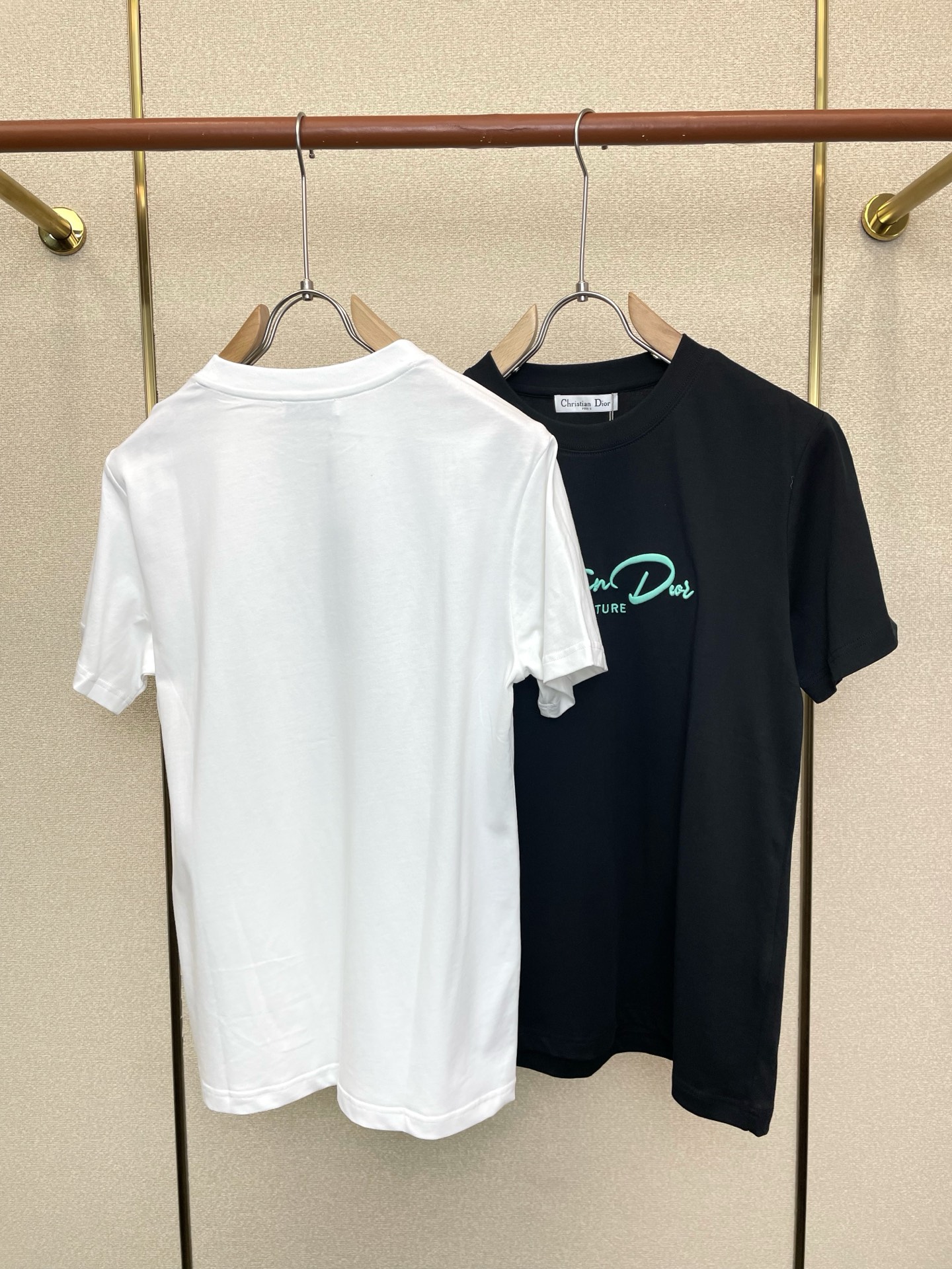 。Dior迪奥💥砸锅卖铁都要上的新款新款原单男士休闲短袖 高端定制 高端版本 时尚百搭爆款⚠️⚠️✨✨进