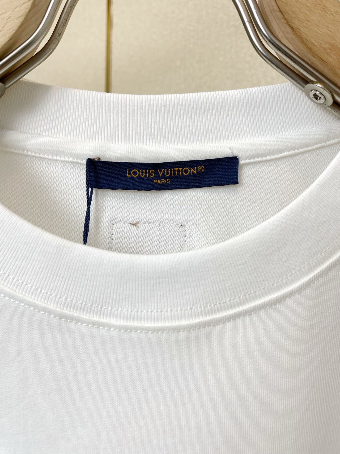 。Louis Vuitton路易威登💥砸锅卖铁都要上的新款新款原单男士休闲短袖 高端定制 高端版本 时尚