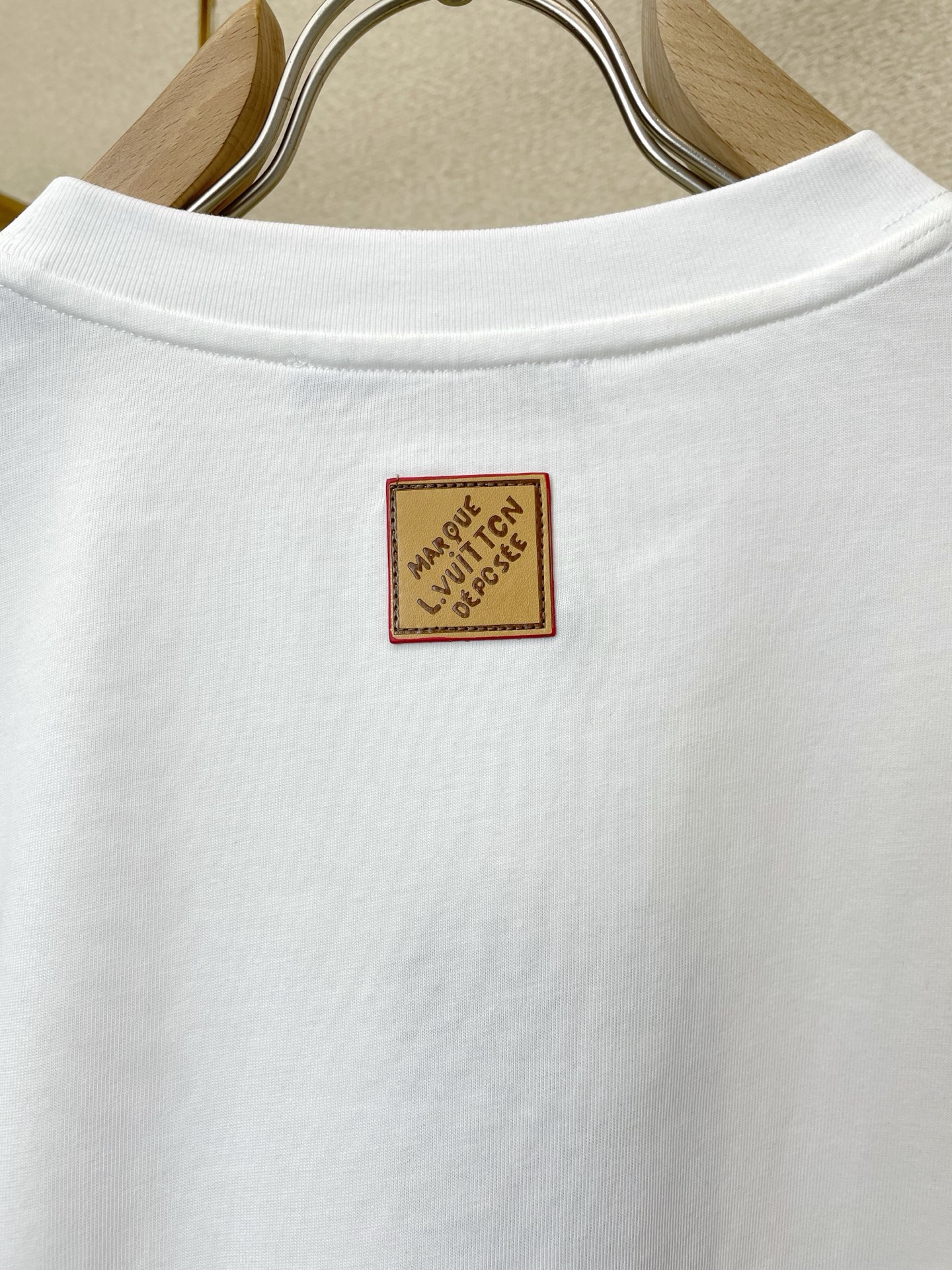 。Louis Vuitton路易威登💥砸锅卖铁都要上的新款新款原单男士休闲短袖 高端定制 高端版本 时尚