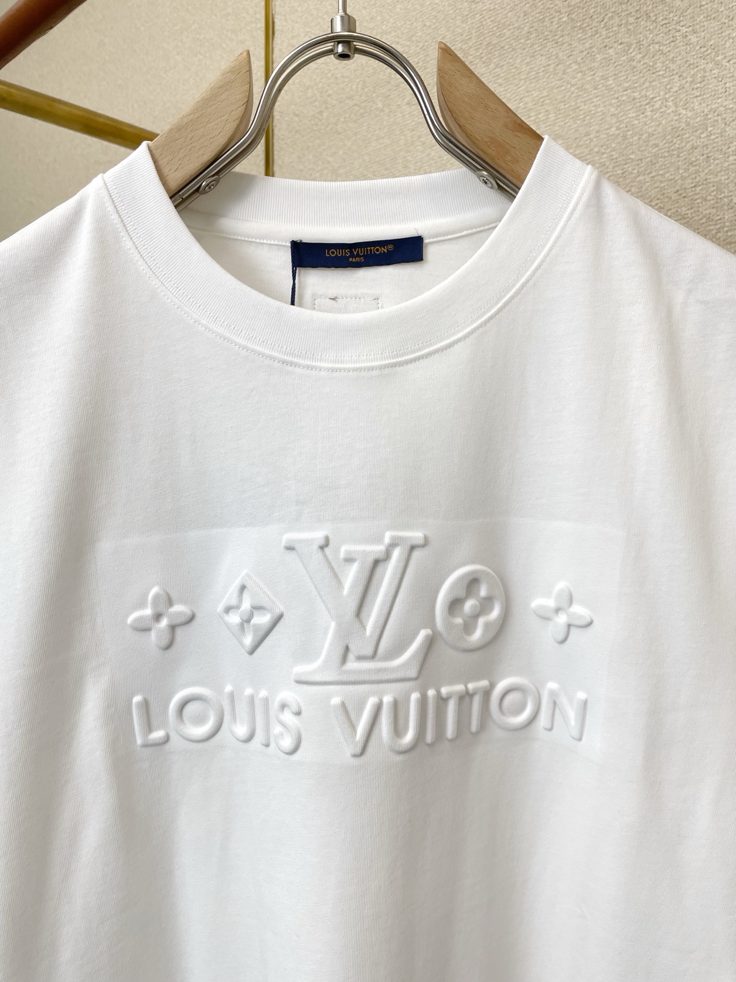 。Louis Vuitton路易威登💥砸锅卖铁都要上的新款新款原单男士休闲短袖 高端定制 高端版本 时尚