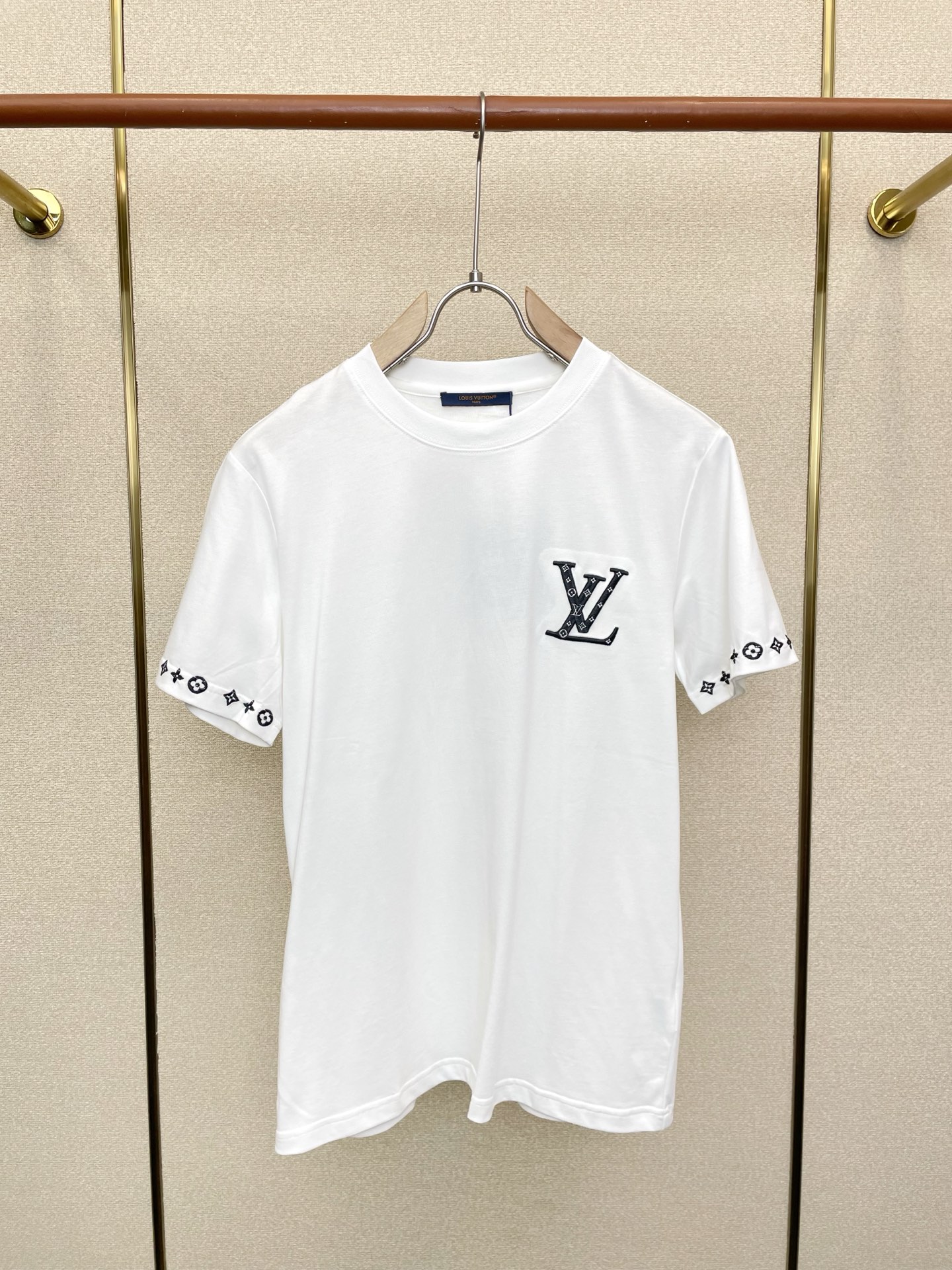 。Louis Vuitton路易威登💥砸锅卖铁都要上的新款新款原单男士休闲短袖 高端定制 高端版本 时尚