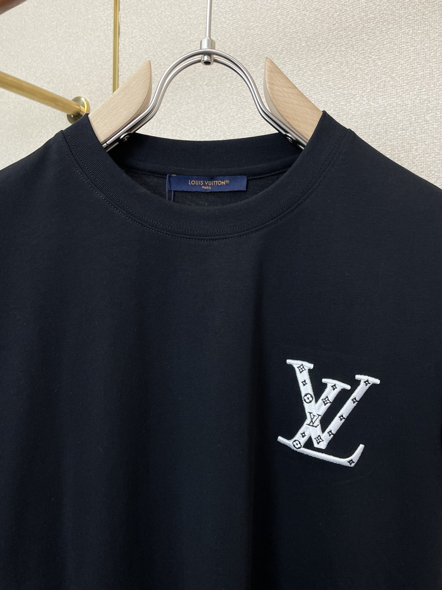 。Louis Vuitton路易威登💥砸锅卖铁都要上的新款新款原单男士休闲短袖 高端定制 高端版本 时尚