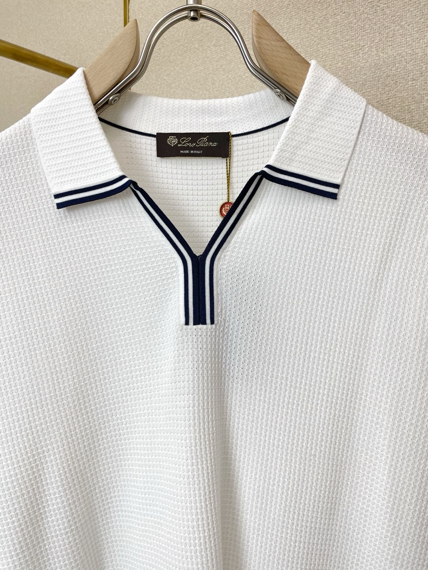 。Loro Piana-Loro Piana诺悠翩雅💥砸锅卖铁都要上的新款新款原单男士休闲短袖 高端定制