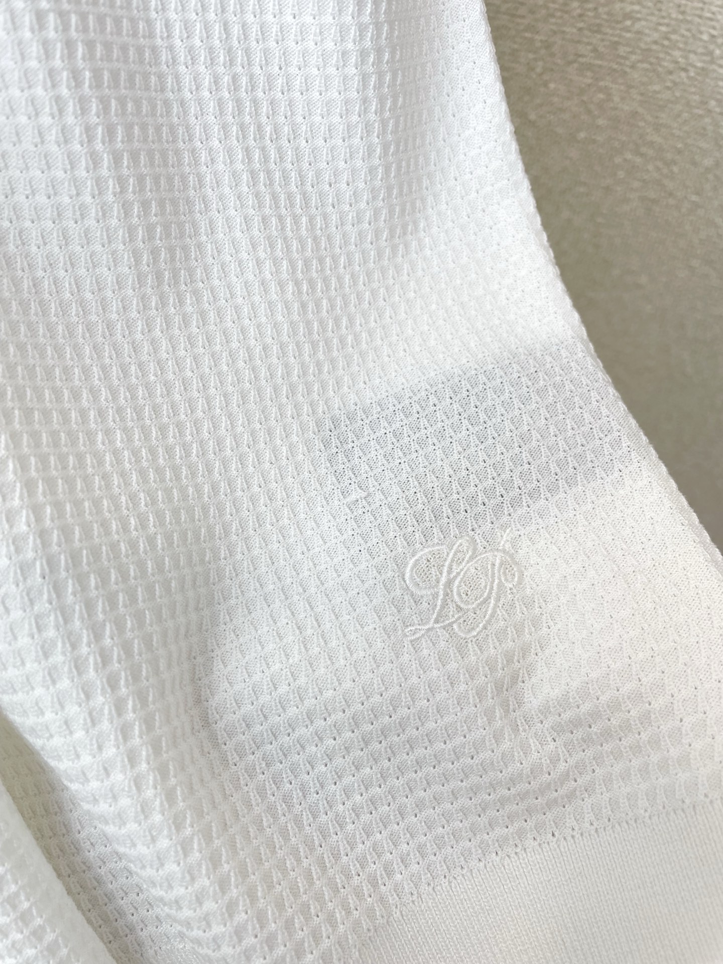 。Loro Piana-Loro Piana诺悠翩雅💥砸锅卖铁都要上的新款新款原单男士休闲短袖 高端定制