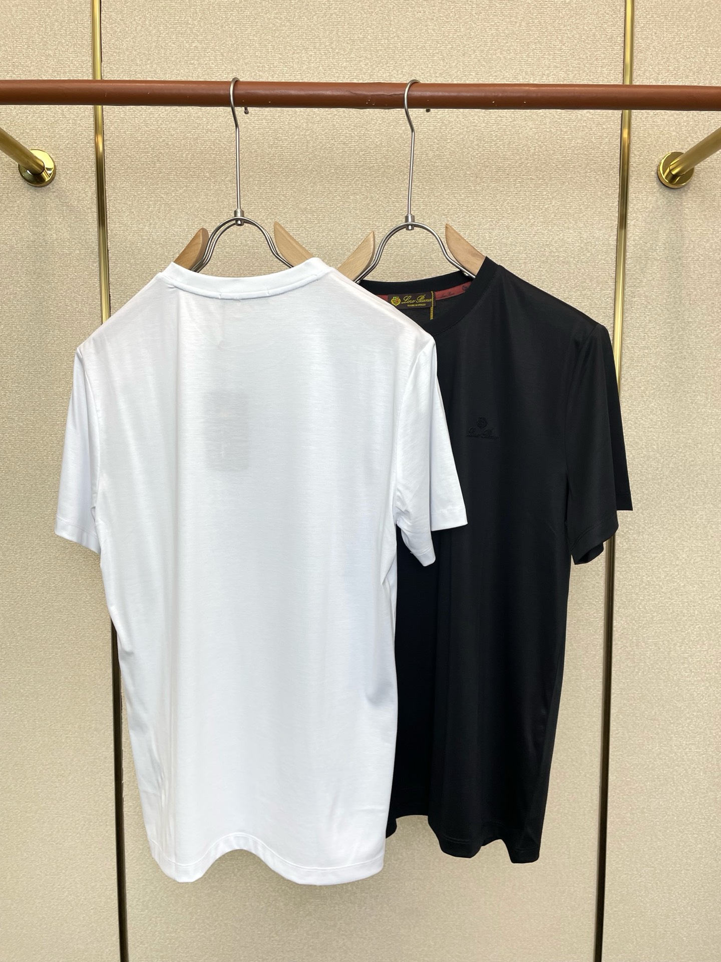 。Loro Piana-Loro Piana诺悠翩雅💥砸锅卖铁都要上的新款新款原单男士休闲短袖 高端定制