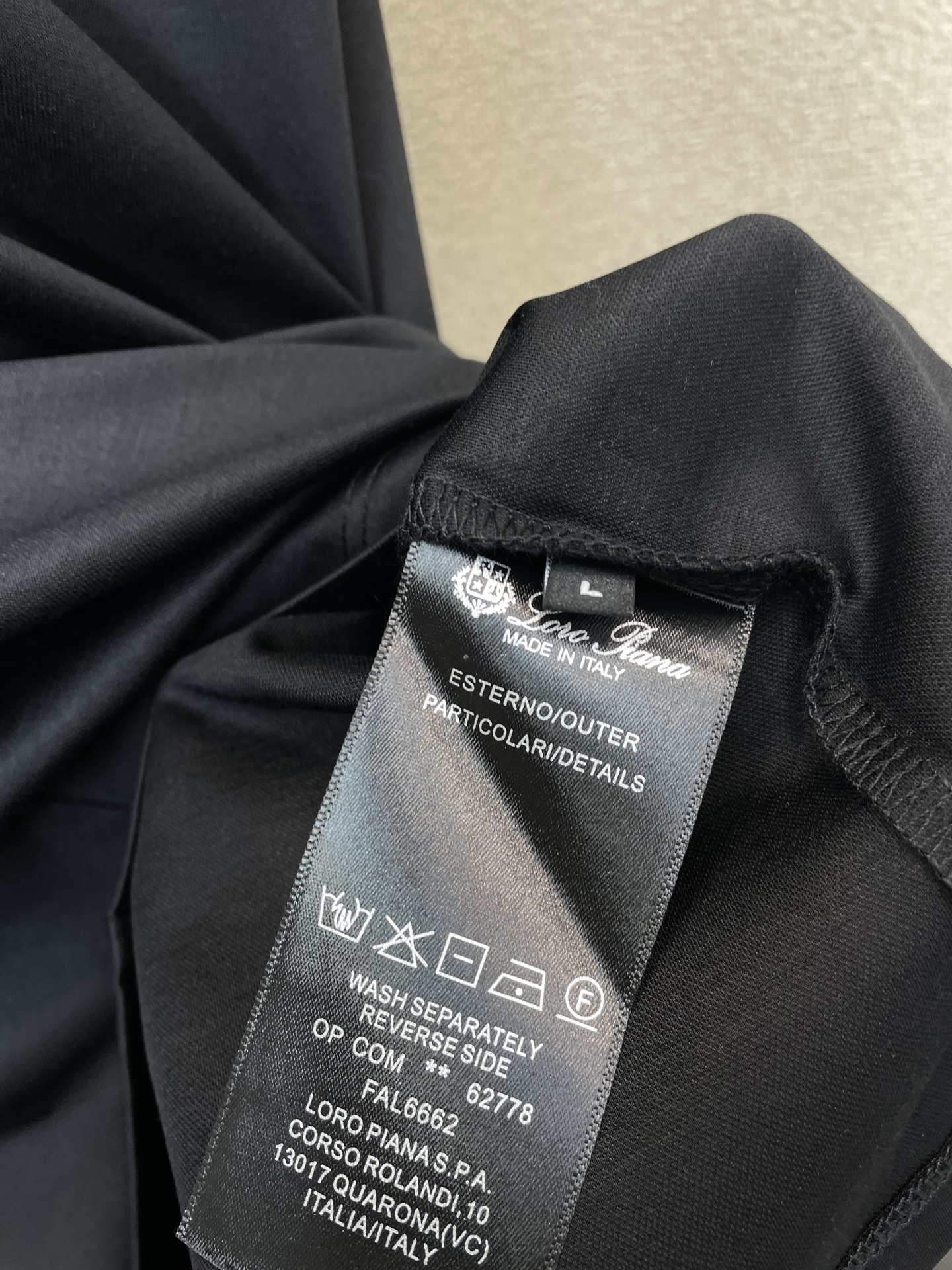 。Loro Piana-Loro Piana诺悠翩雅💥砸锅卖铁都要上的新款新款原单男士休闲短袖 高端定制