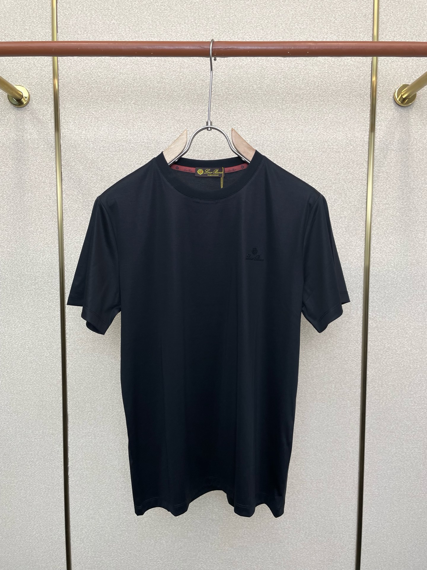 。Loro Piana-Loro Piana诺悠翩雅💥砸锅卖铁都要上的新款新款原单男士休闲短袖 高端定制