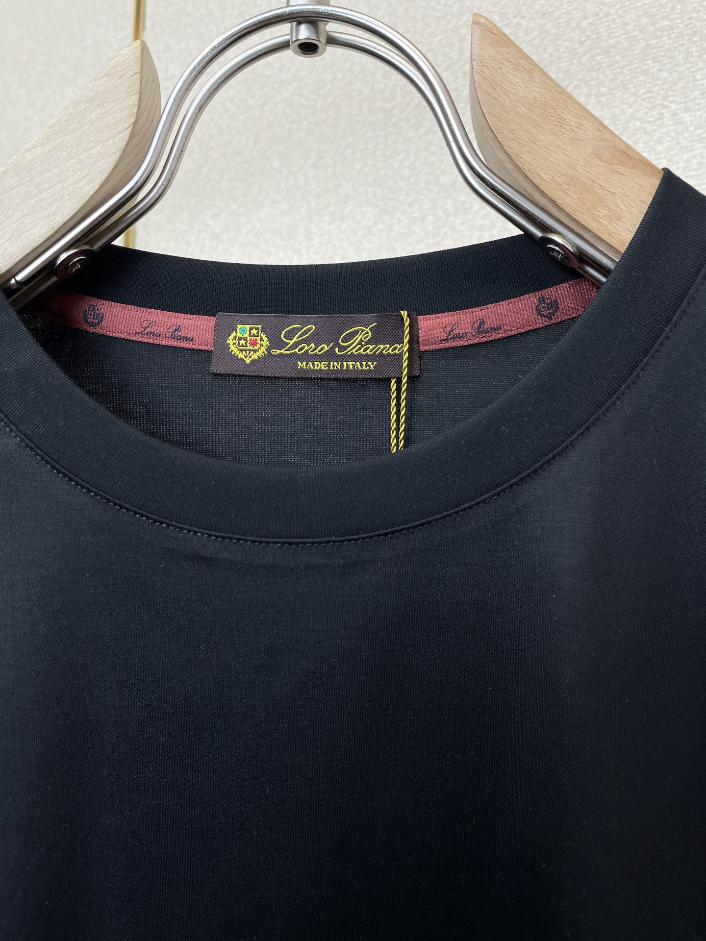 。Loro Piana-Loro Piana诺悠翩雅💥砸锅卖铁都要上的新款新款原单男士休闲短袖 高端定制