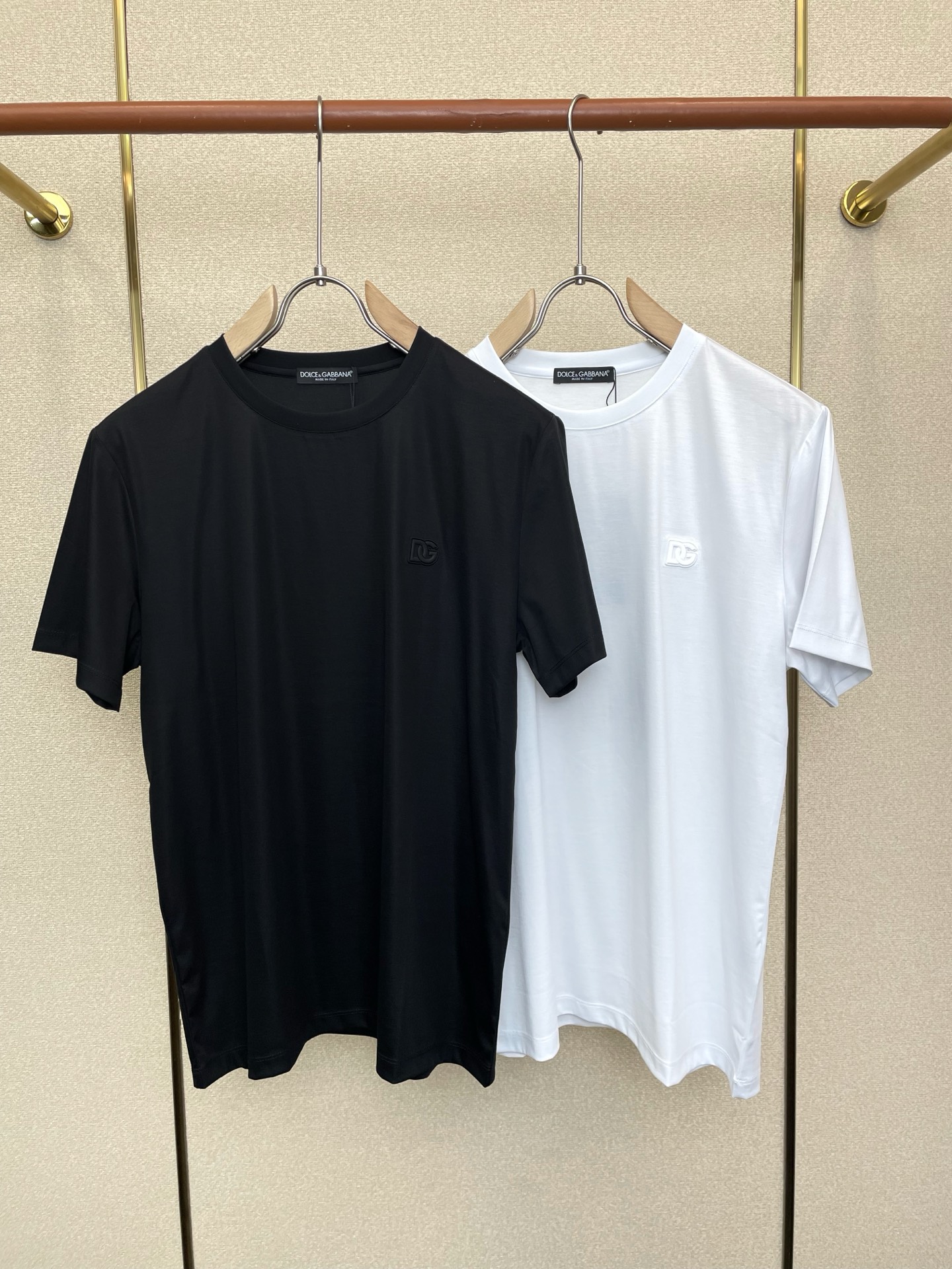 。Dolce&Gabbana杜嘉班纳💥砸锅卖铁都要上的新款新款原单男士休闲短袖 高端定制 高端版本 时尚