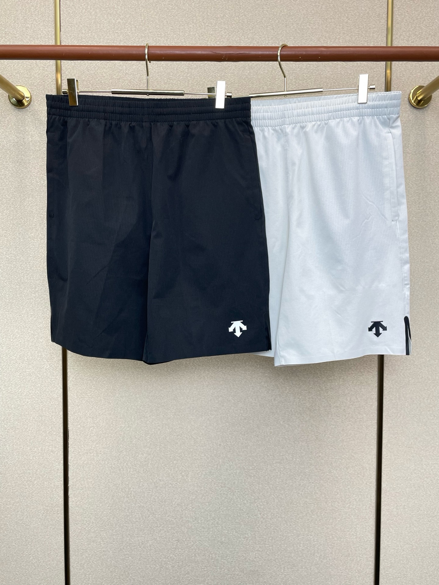 。DESCENTE迪桑特💥砸锅卖铁都要上的新款新款原单男士休闲短裤🩳高端定制 高端版本 时尚百搭爆款⚠️