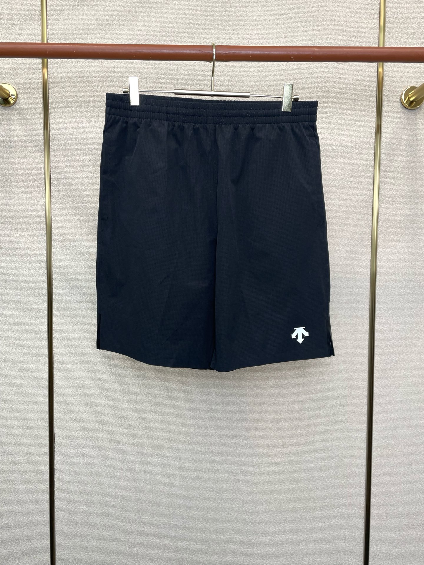 。DESCENTE迪桑特💥砸锅卖铁都要上的新款新款原单男士休闲短裤🩳高端定制 高端版本 时尚百搭爆款⚠️