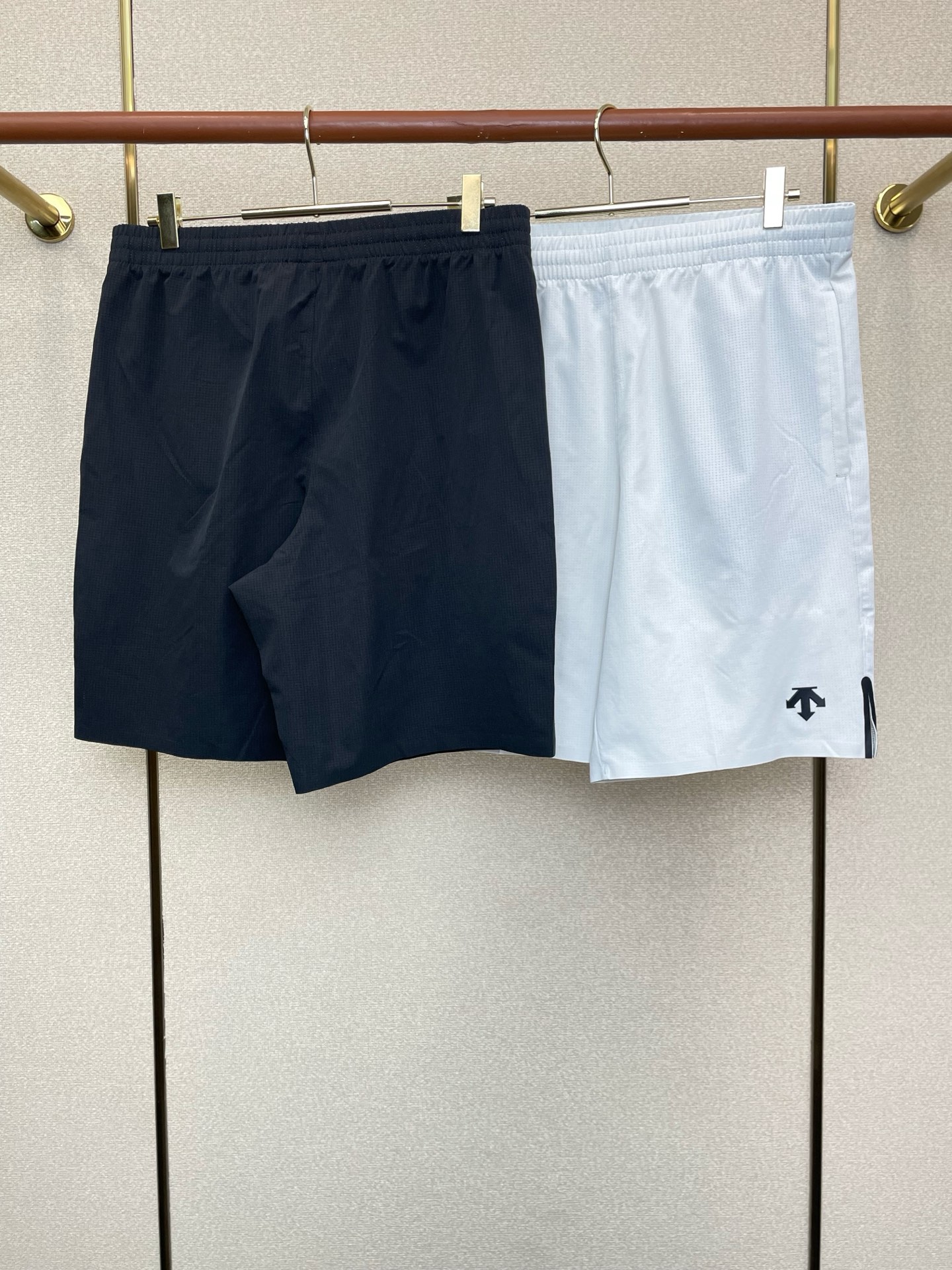 。DESCENTE迪桑特💥砸锅卖铁都要上的新款新款原单男士休闲短裤🩳高端定制 高端版本 时尚百搭爆款⚠️