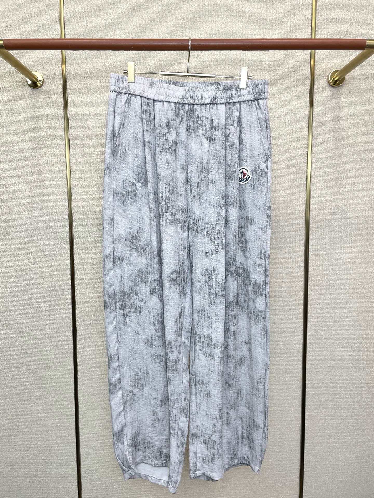 。Moncler蒙口💥砸锅卖铁都要上的新款新款原单男士休闲裤 高端定制 高端版本 时尚百搭爆款⚠️⚠️✨